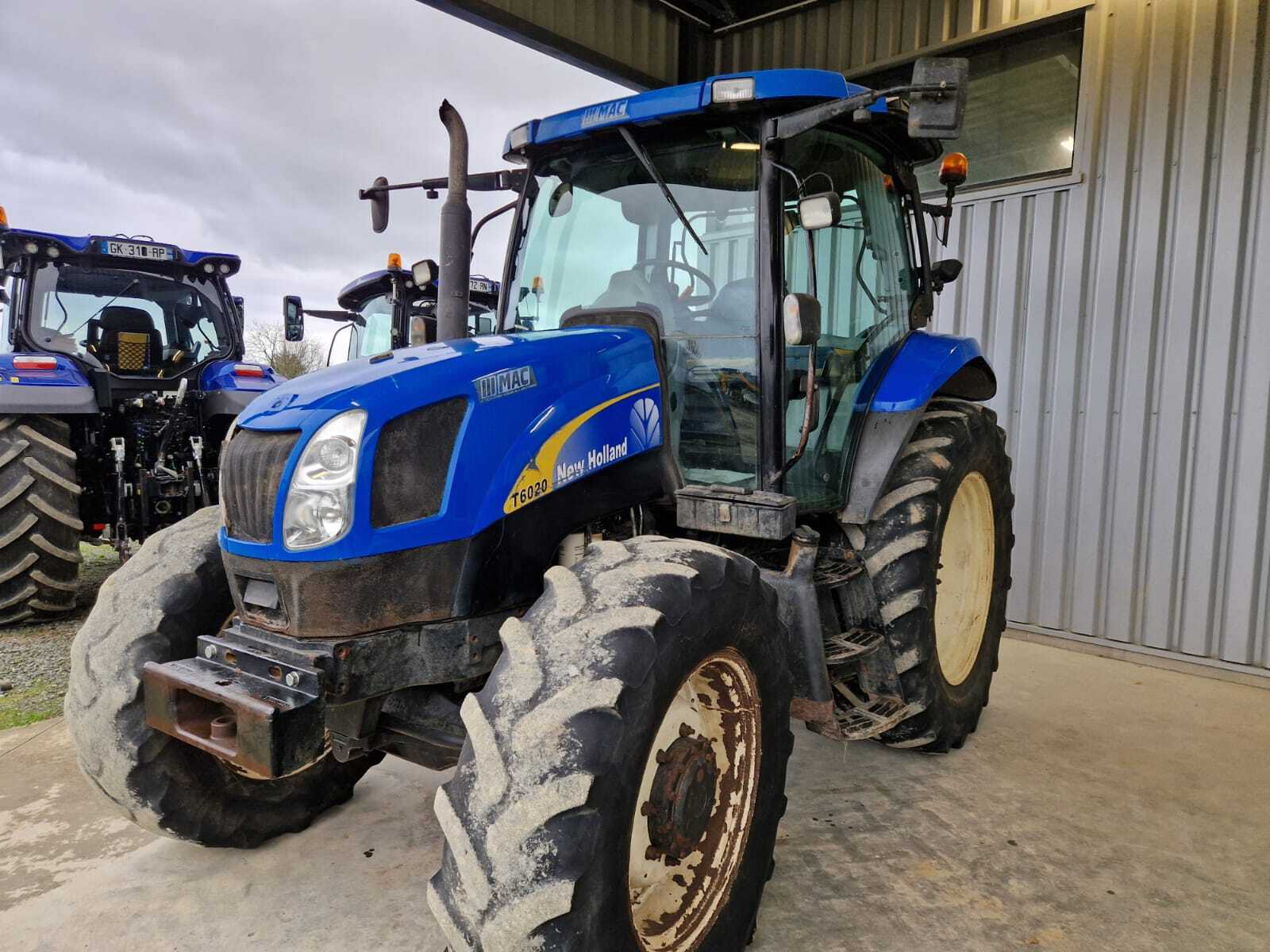 NEW HOLLAND T6020 ELITE