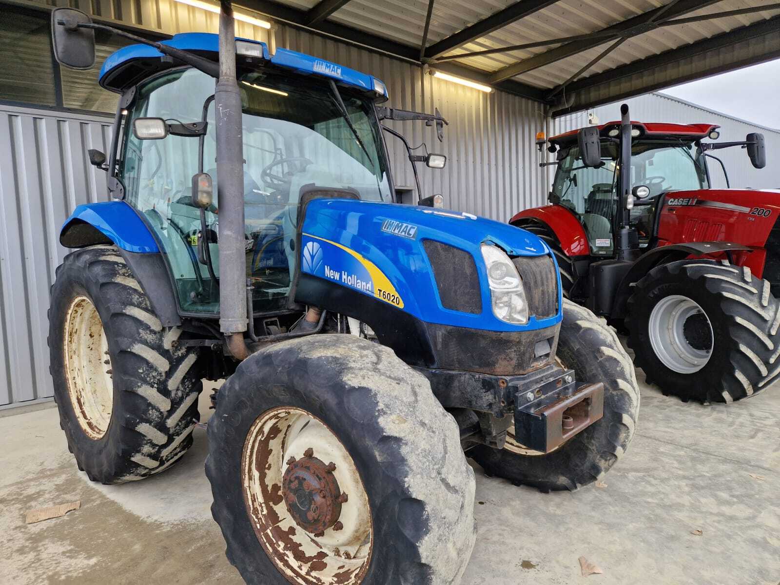 NEW HOLLAND T6020 ELITE