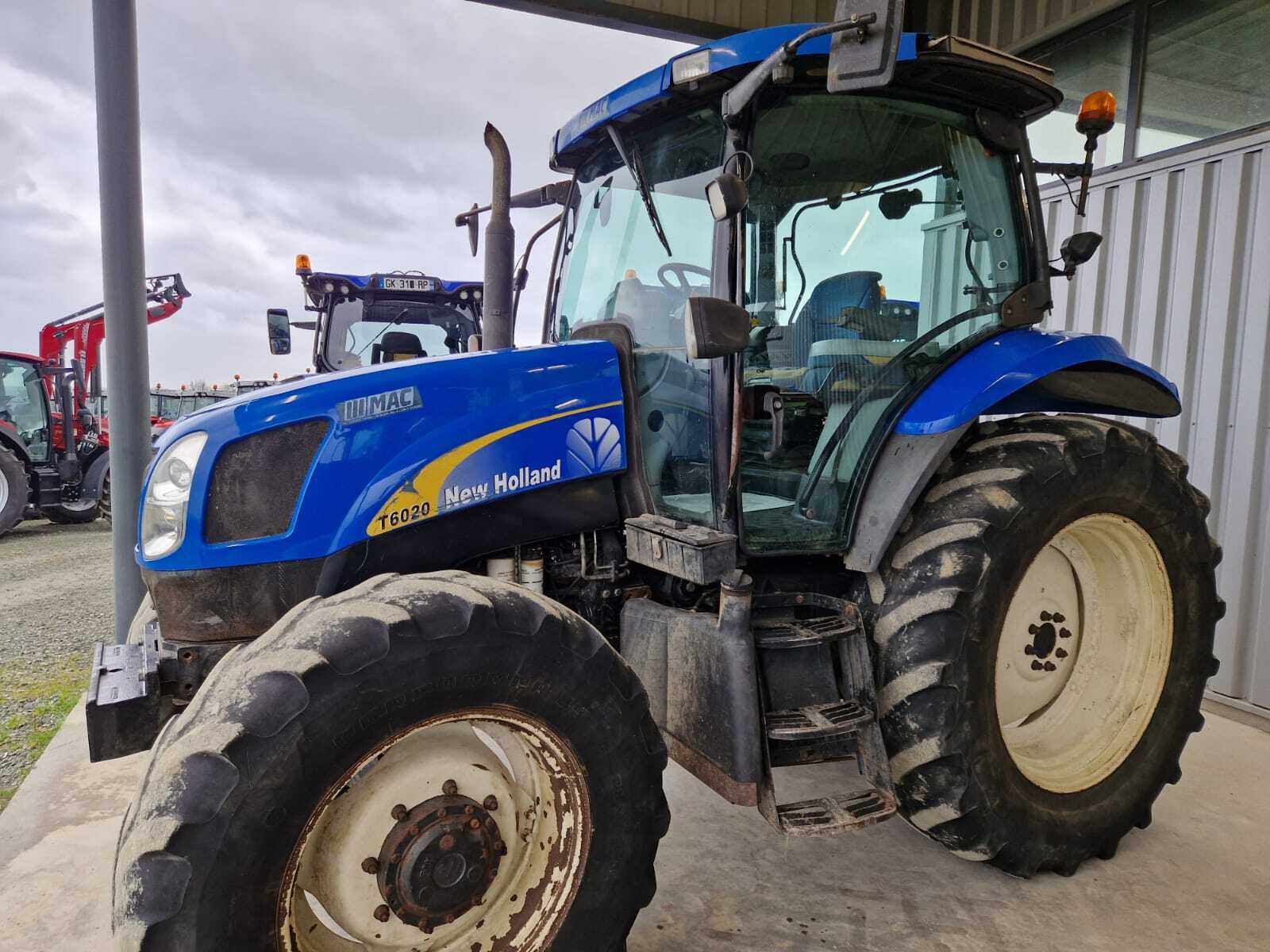 NEW HOLLAND T6020 ELITE