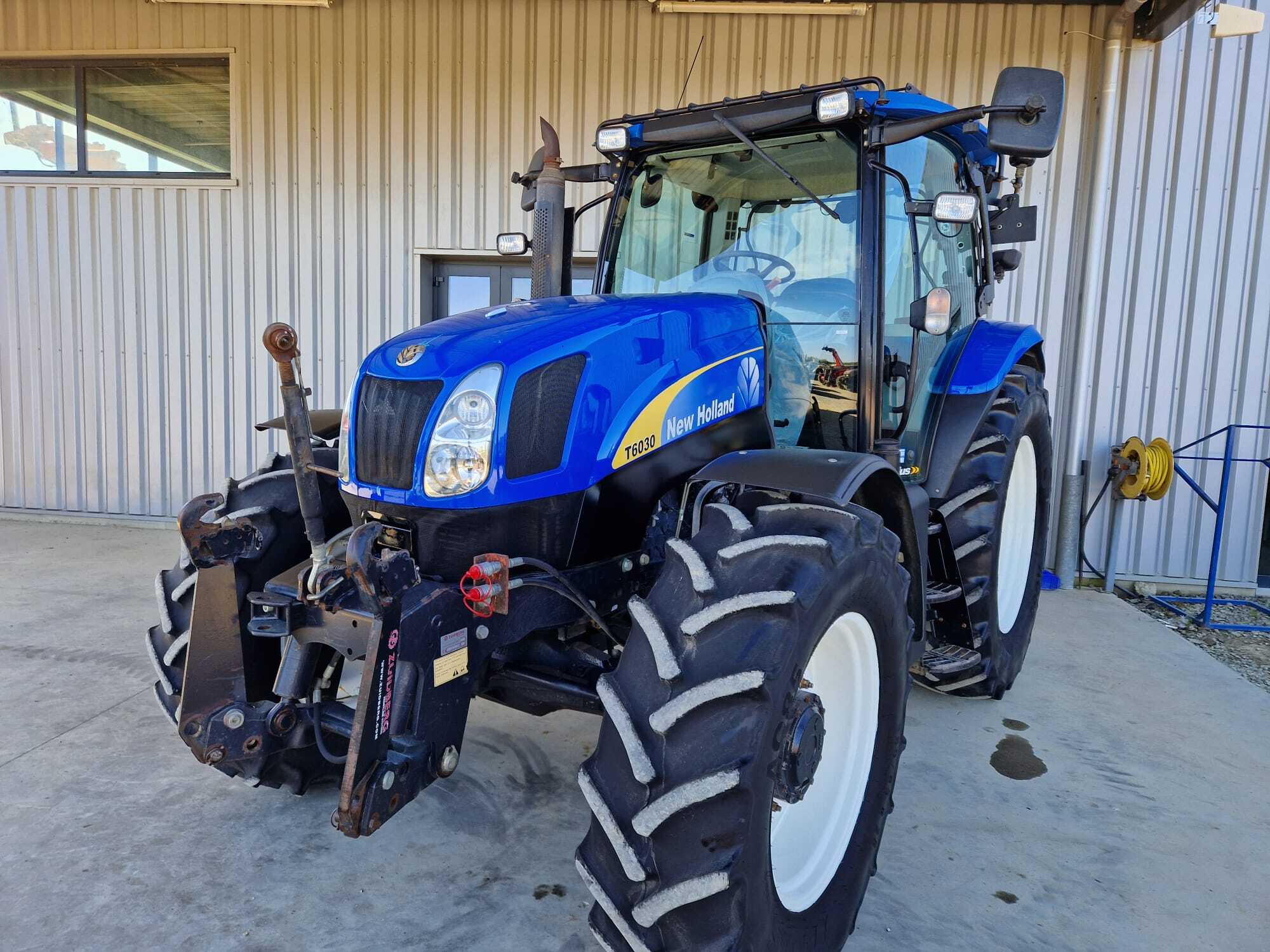 NEW HOLLAND T6030 PLUS