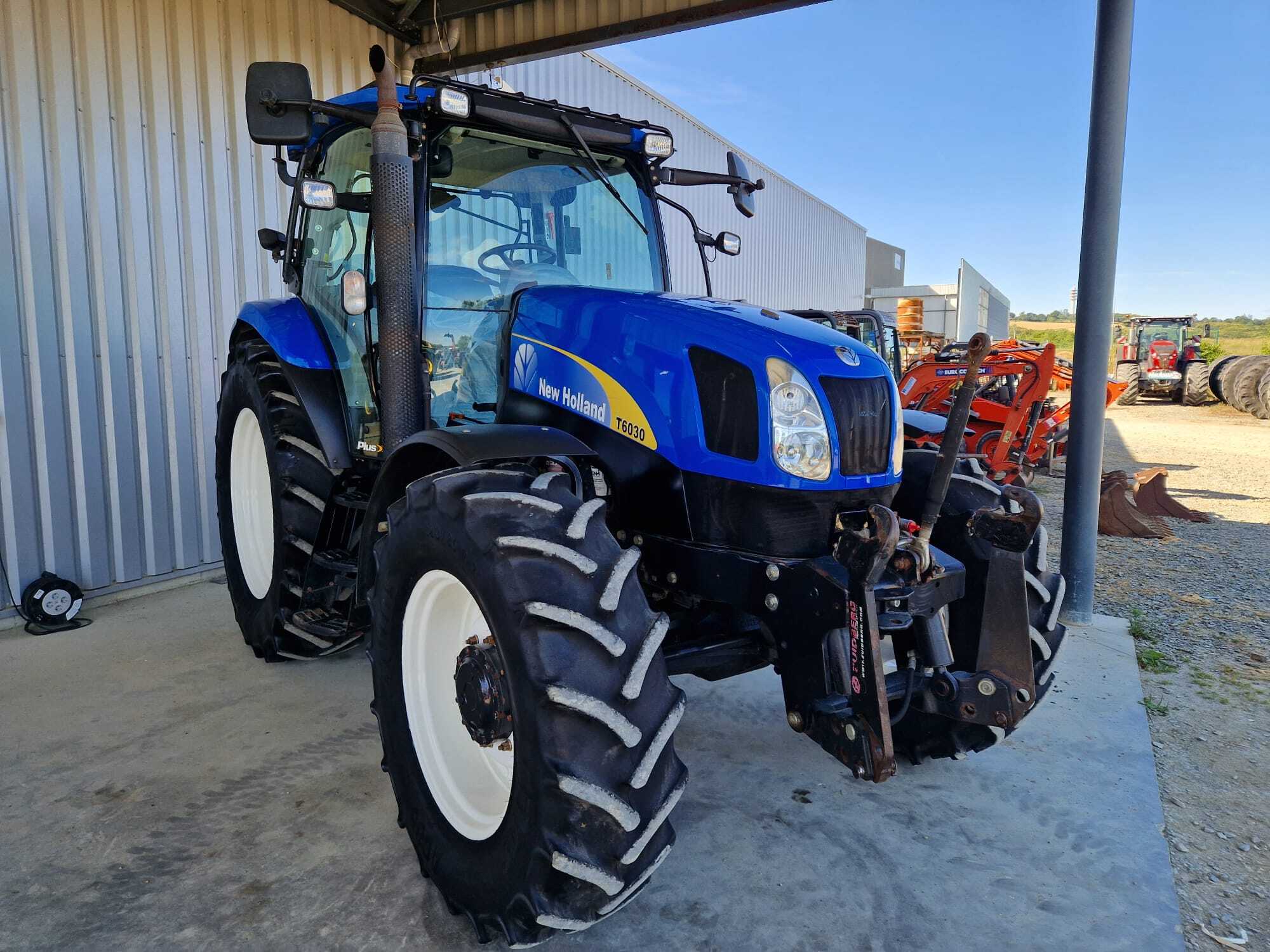 NEW HOLLAND T6030 PLUS