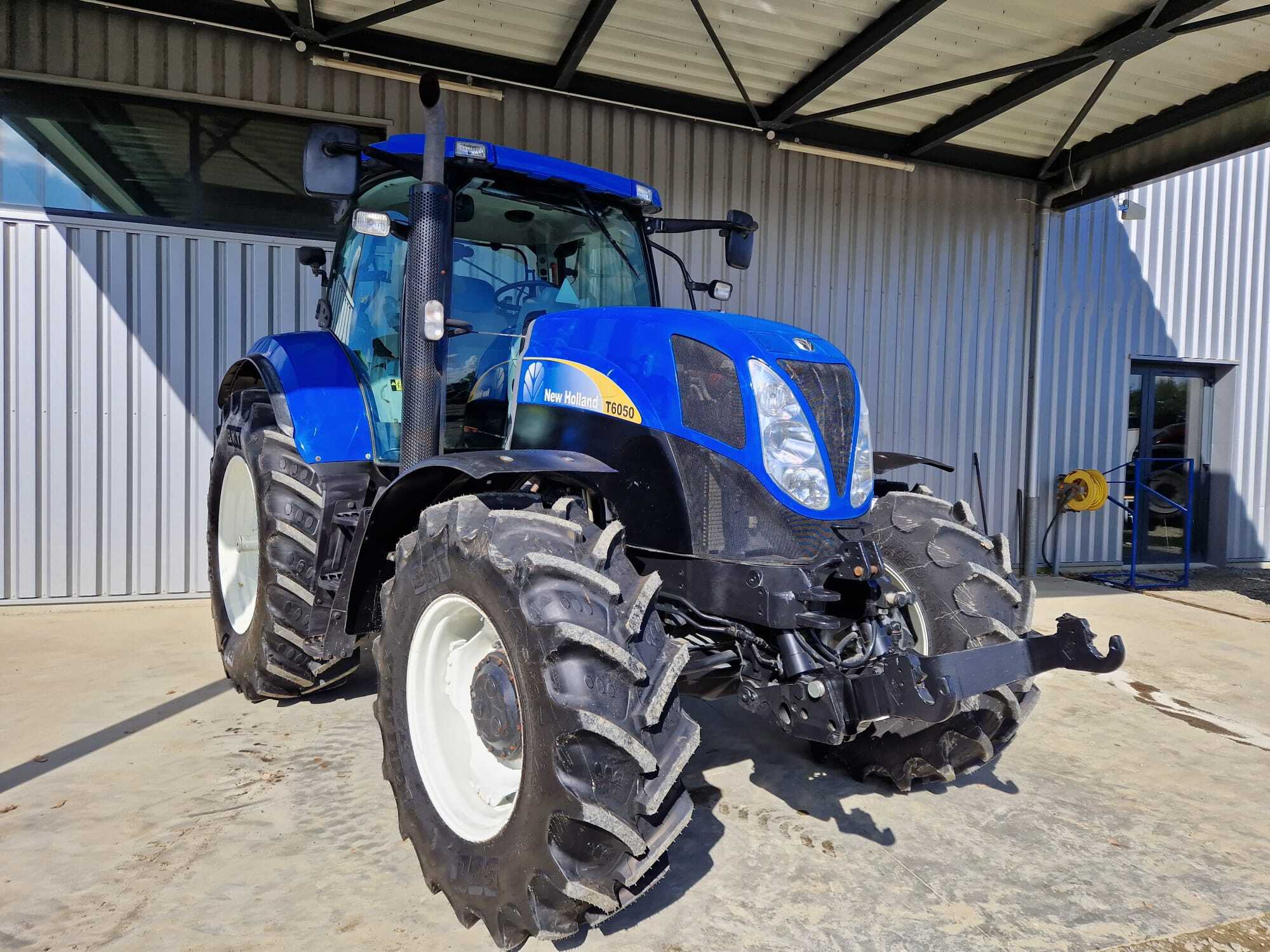 NEW HOLLAND T6050 PC