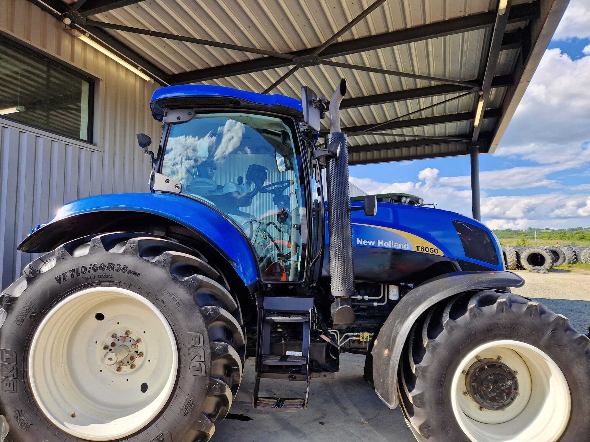 NEW HOLLAND T6050 PC