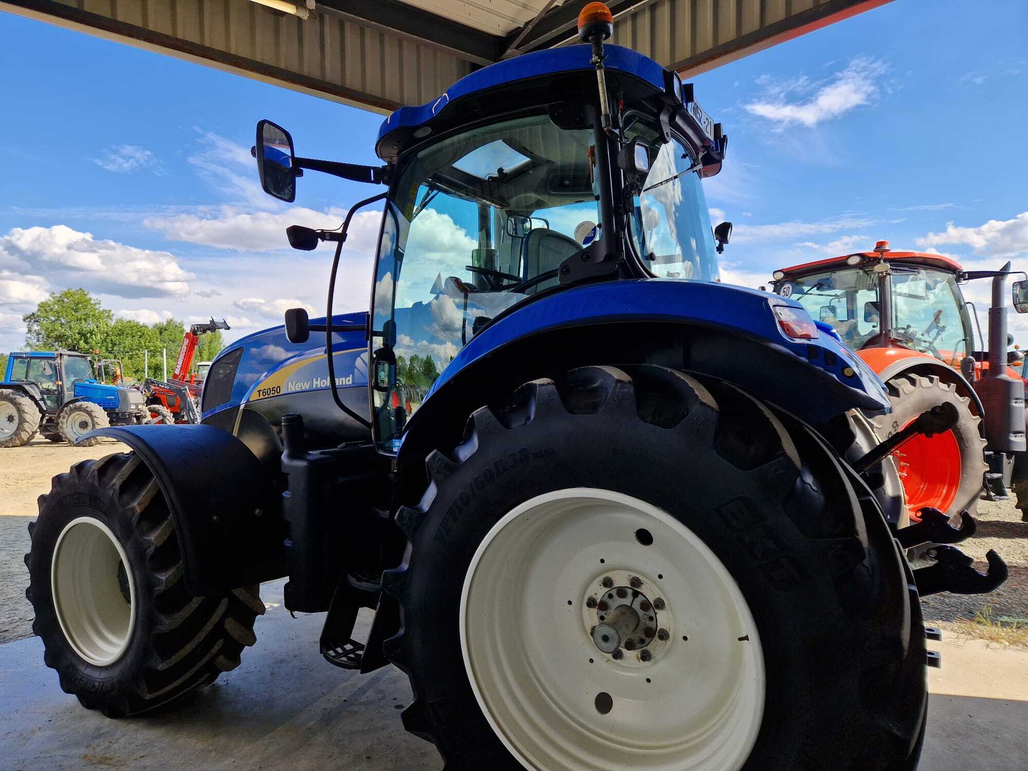 NEW HOLLAND T6050 PC