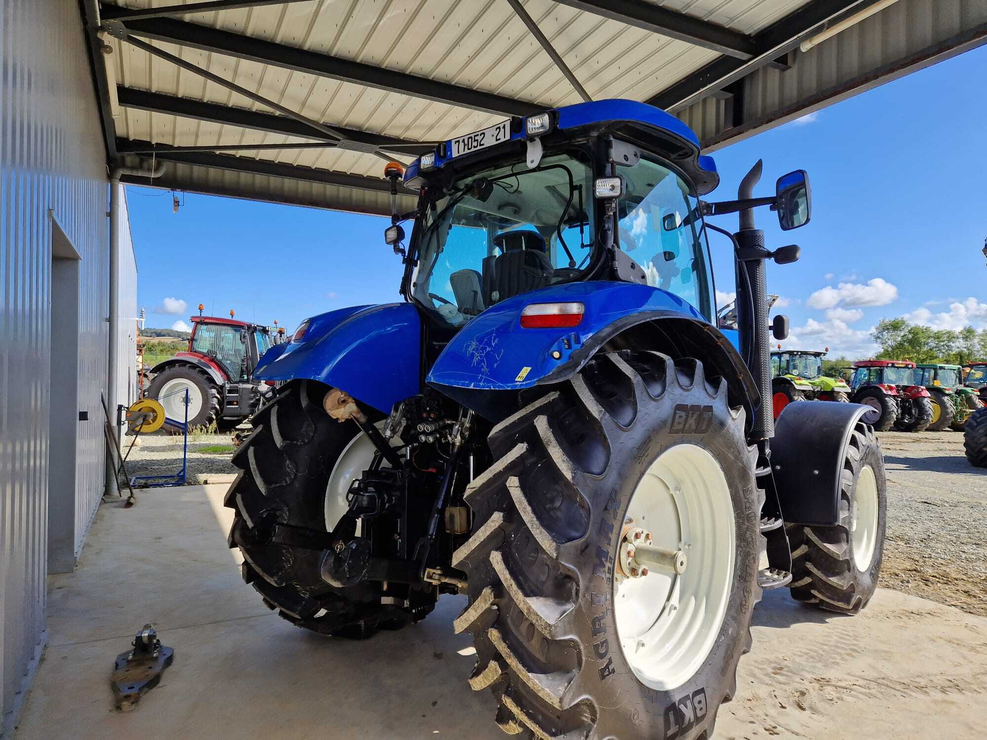 NEW HOLLAND T6050 PC