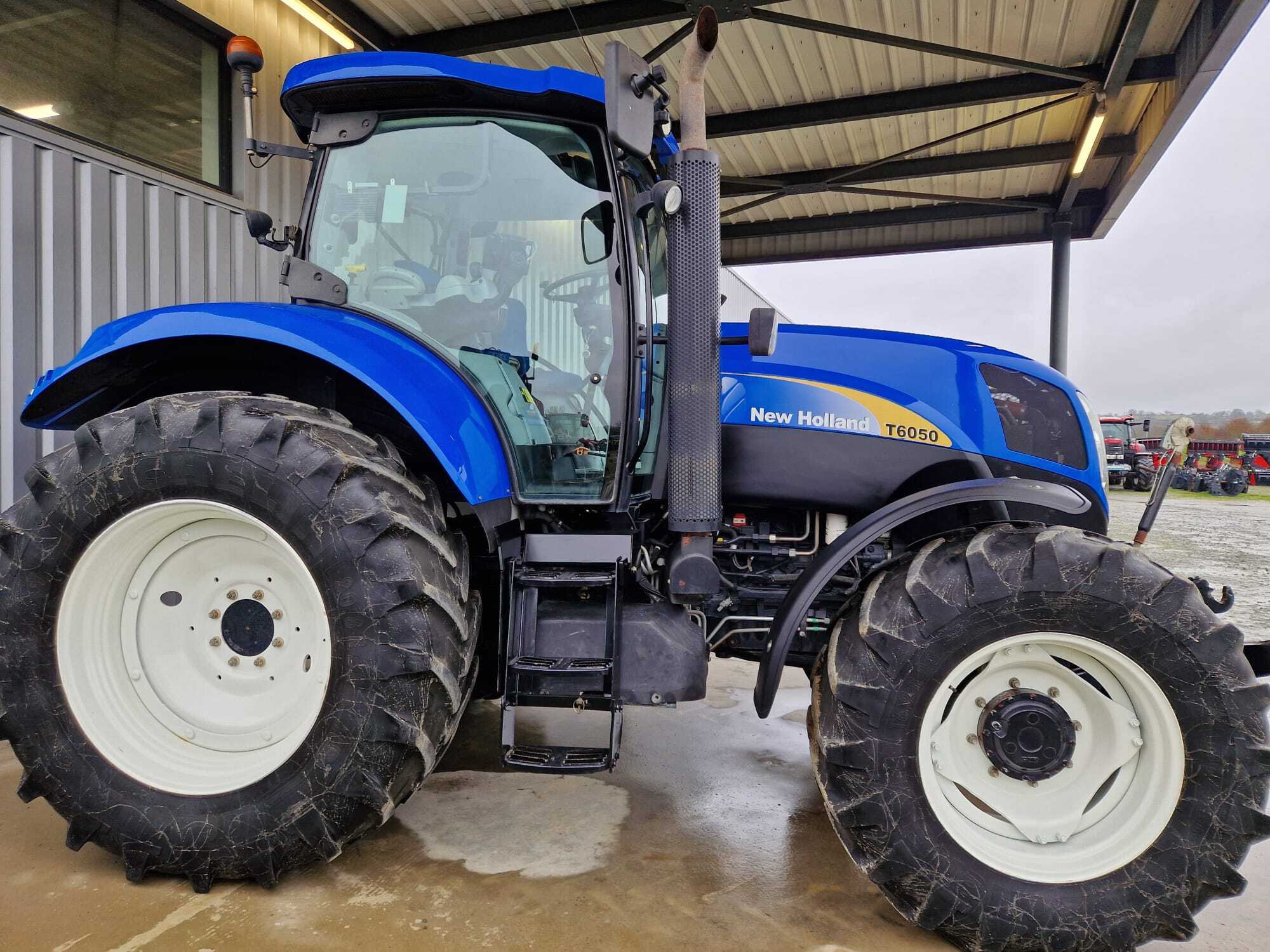 NEW HOLLAND T6050 PC