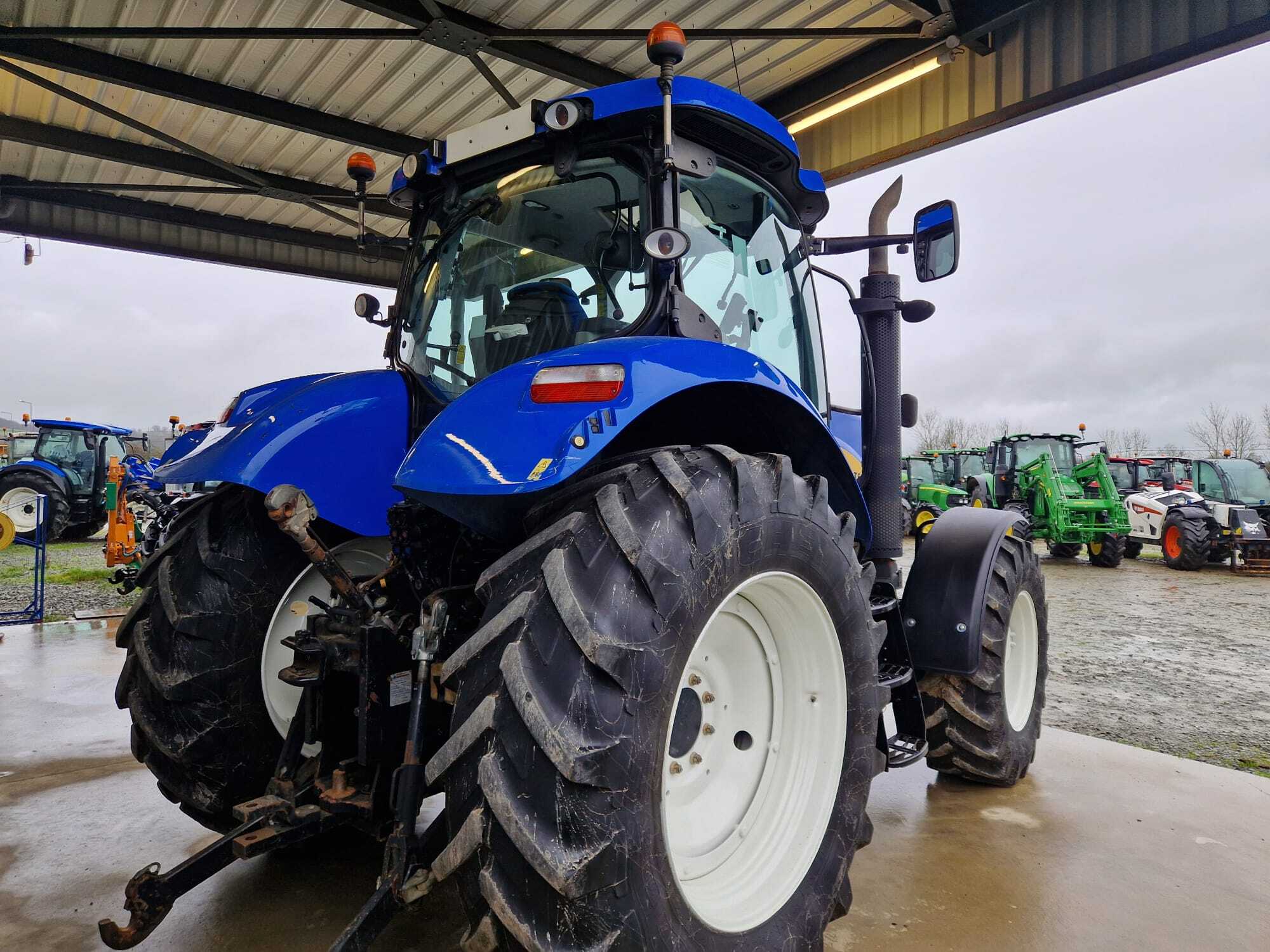 NEW HOLLAND T6050 PC