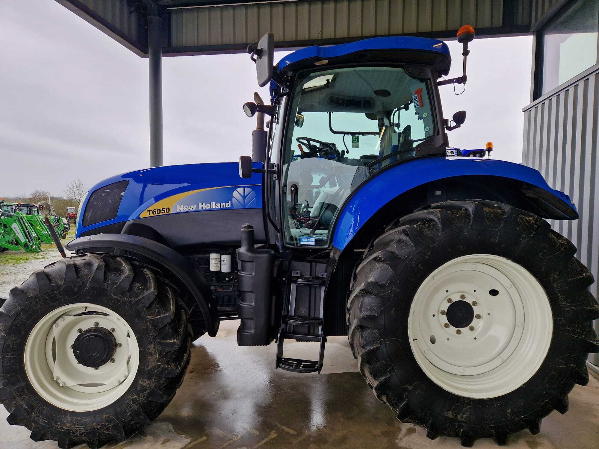 NEW HOLLAND T6050 PC