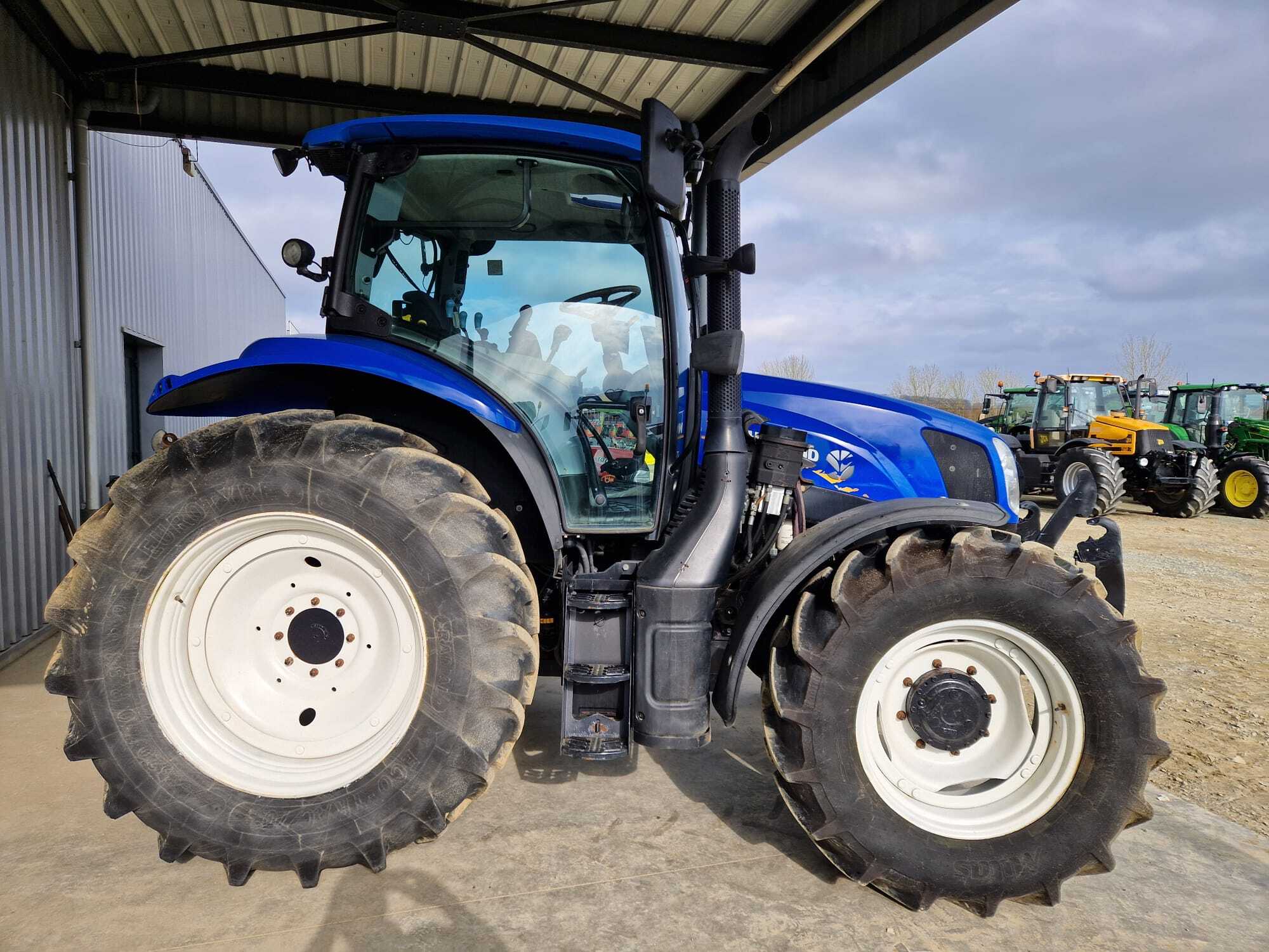 NEW HOLLAND T6.120 EC