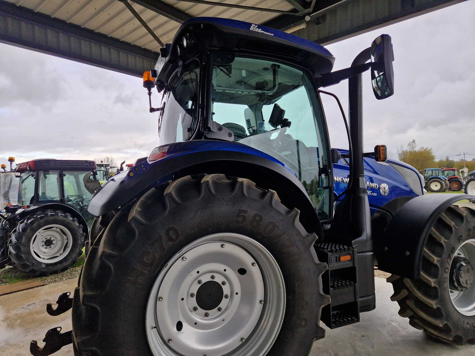 NEW HOLLAND T6.145 AC