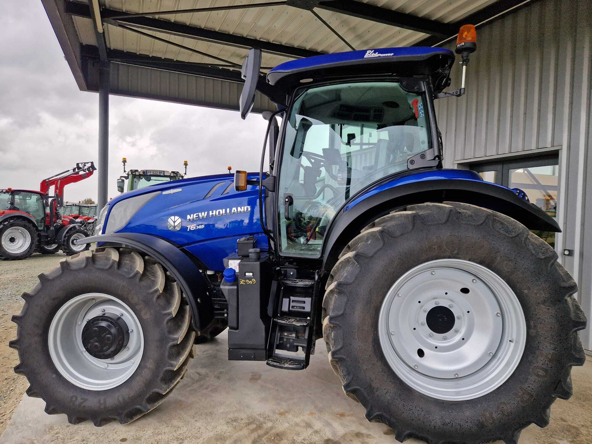 NEW HOLLAND T6.145 AC