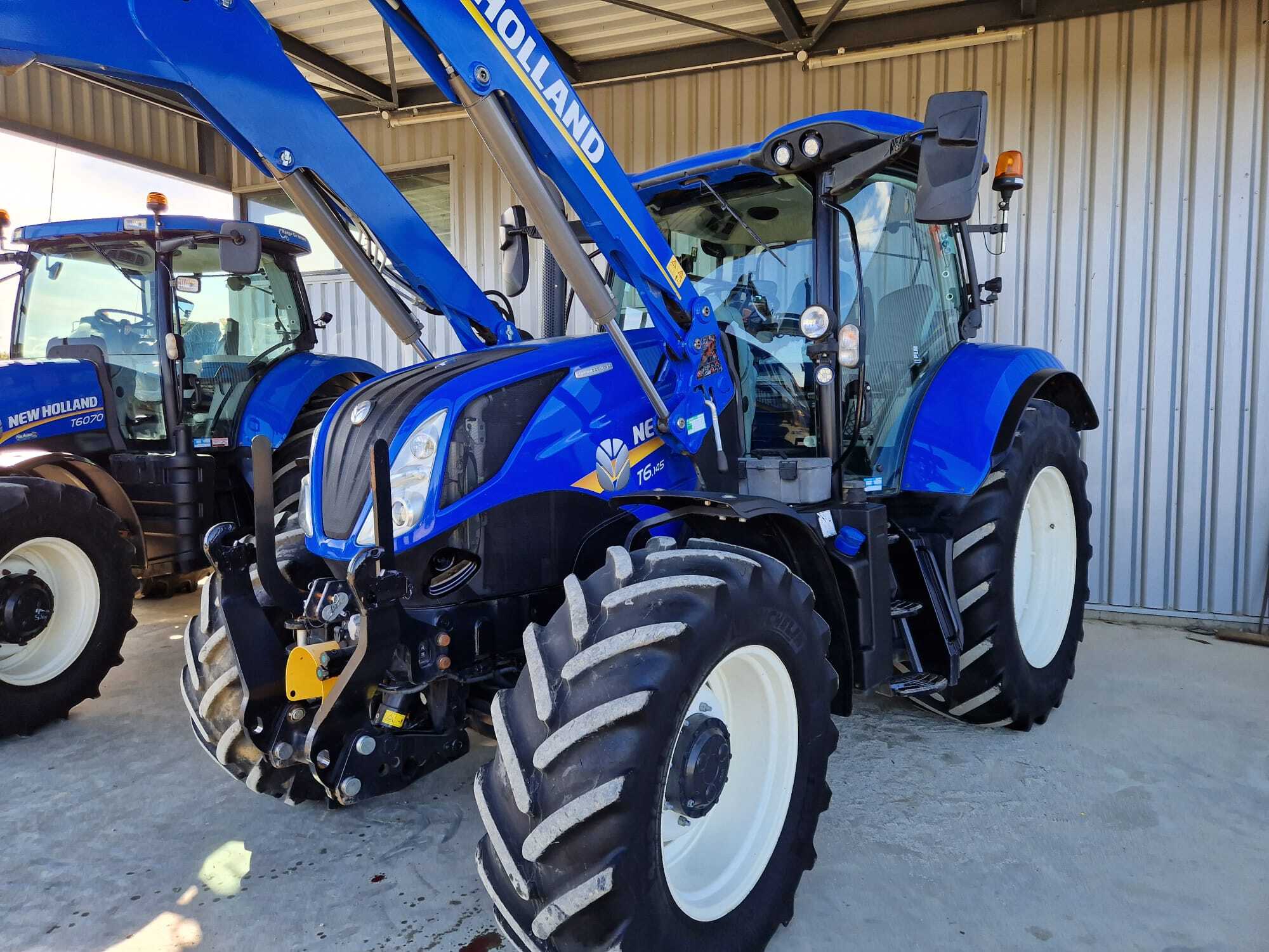 NEW HOLLAND T6.145 DC