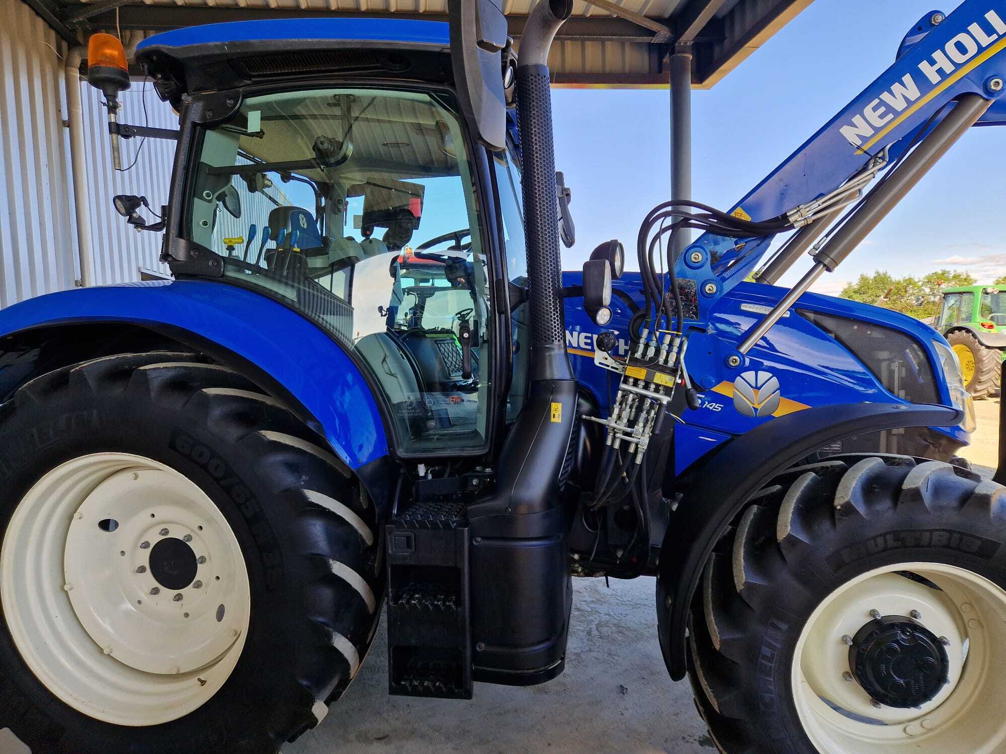 NEW HOLLAND T6.145 DC