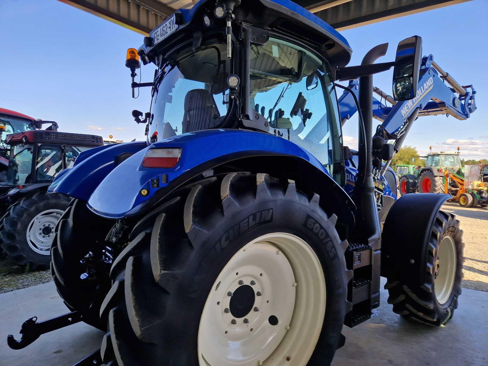 NEW HOLLAND T6.145 DC