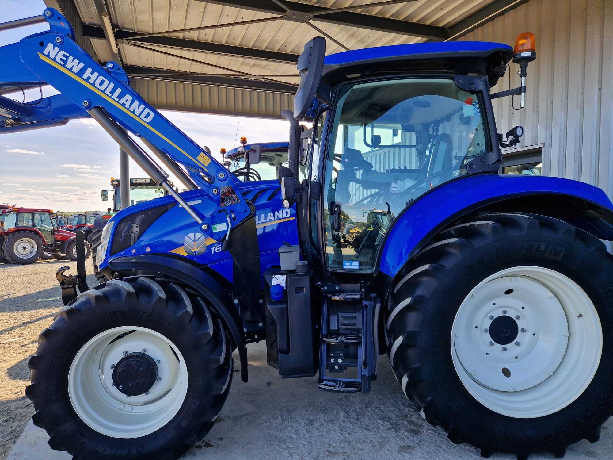 NEW HOLLAND T6.145 DC