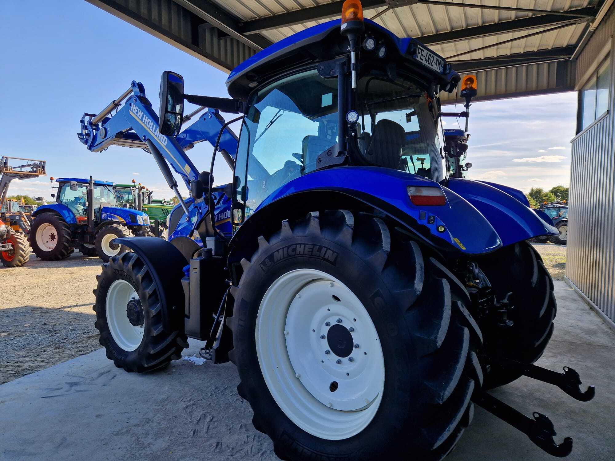 NEW HOLLAND T6.145 DC