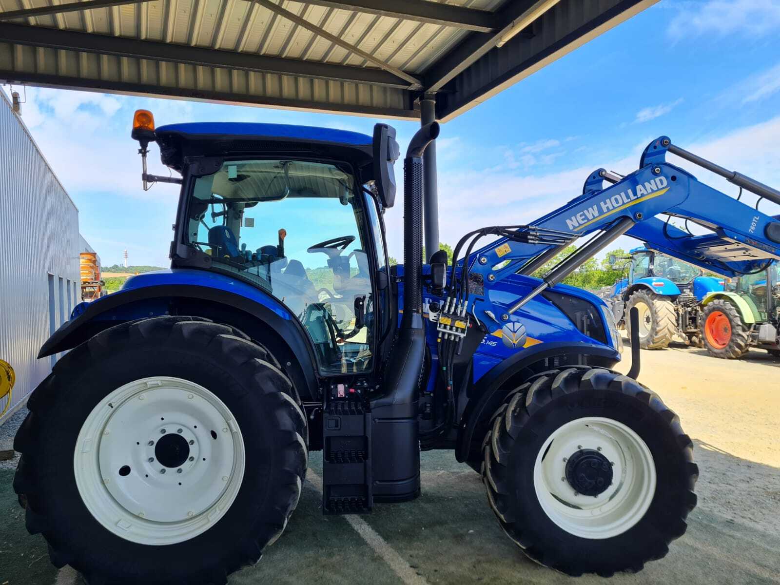 NEW HOLLAND T6.145 EC