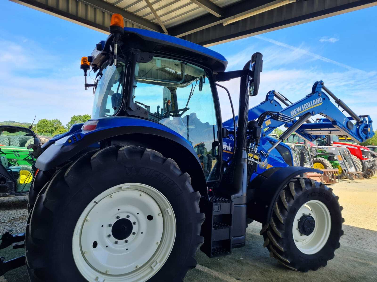 NEW HOLLAND T6.145 EC