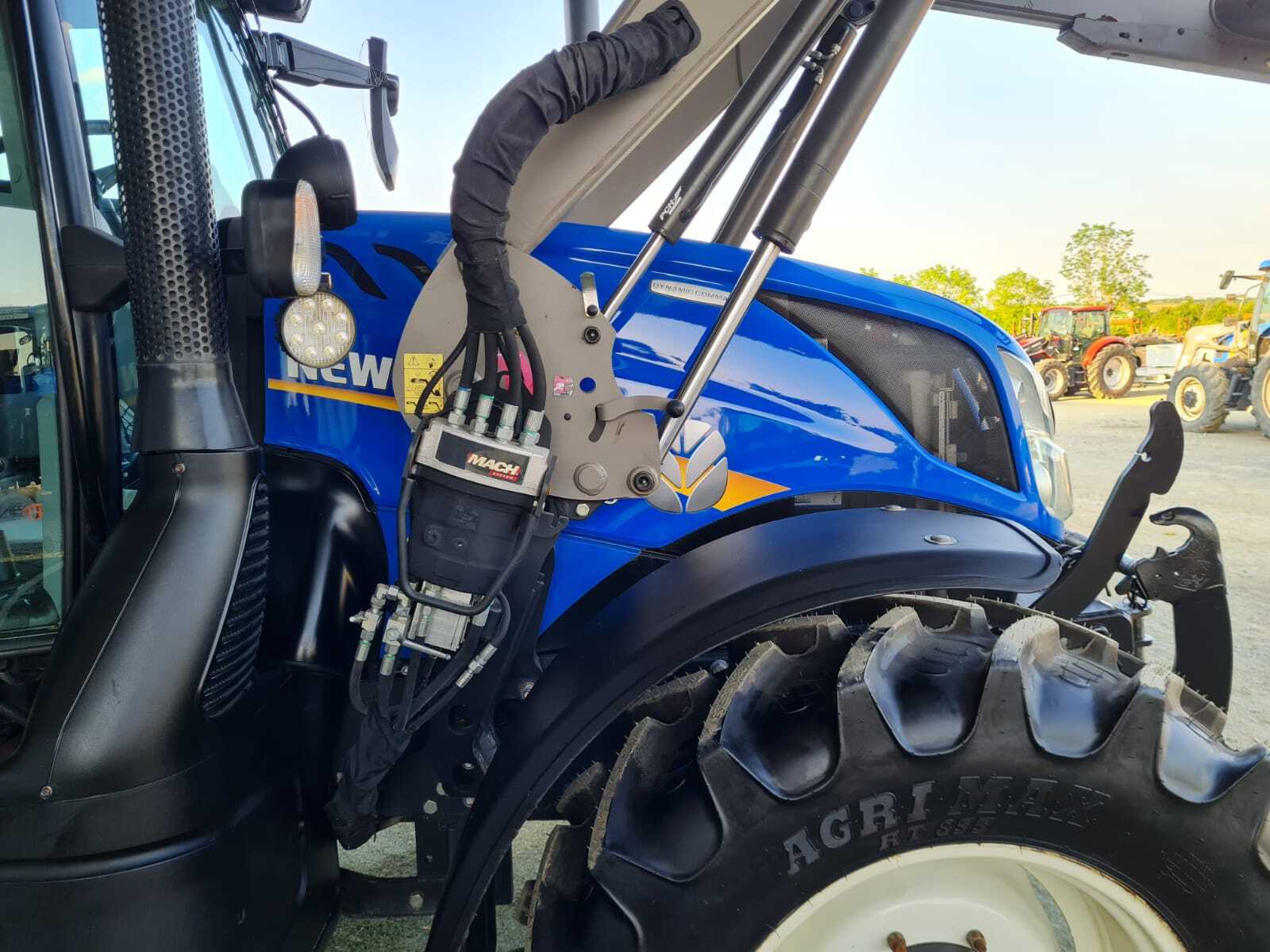 NEW HOLLAND T6.155 DC