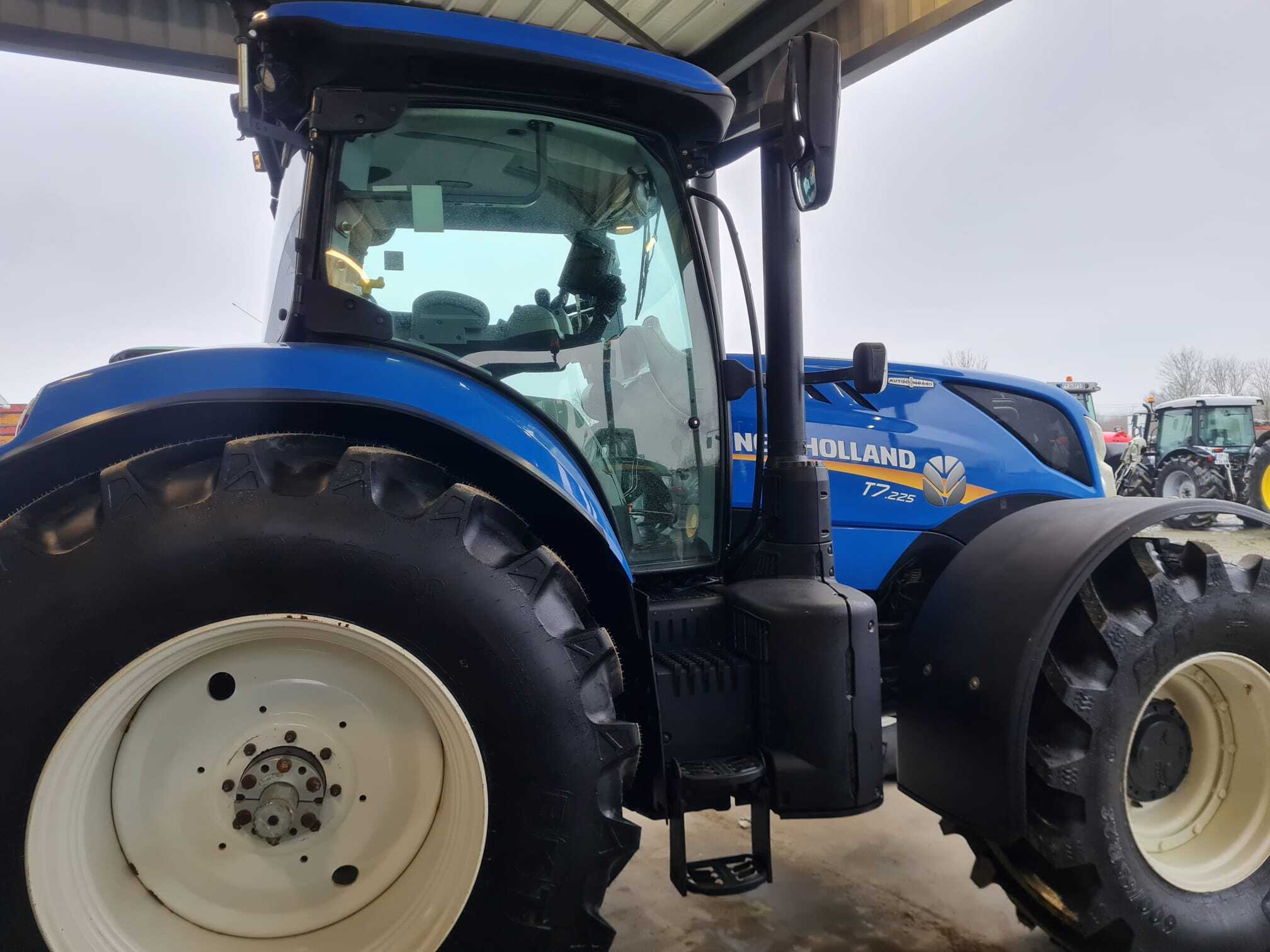 NEW HOLLAND T7.225 AC