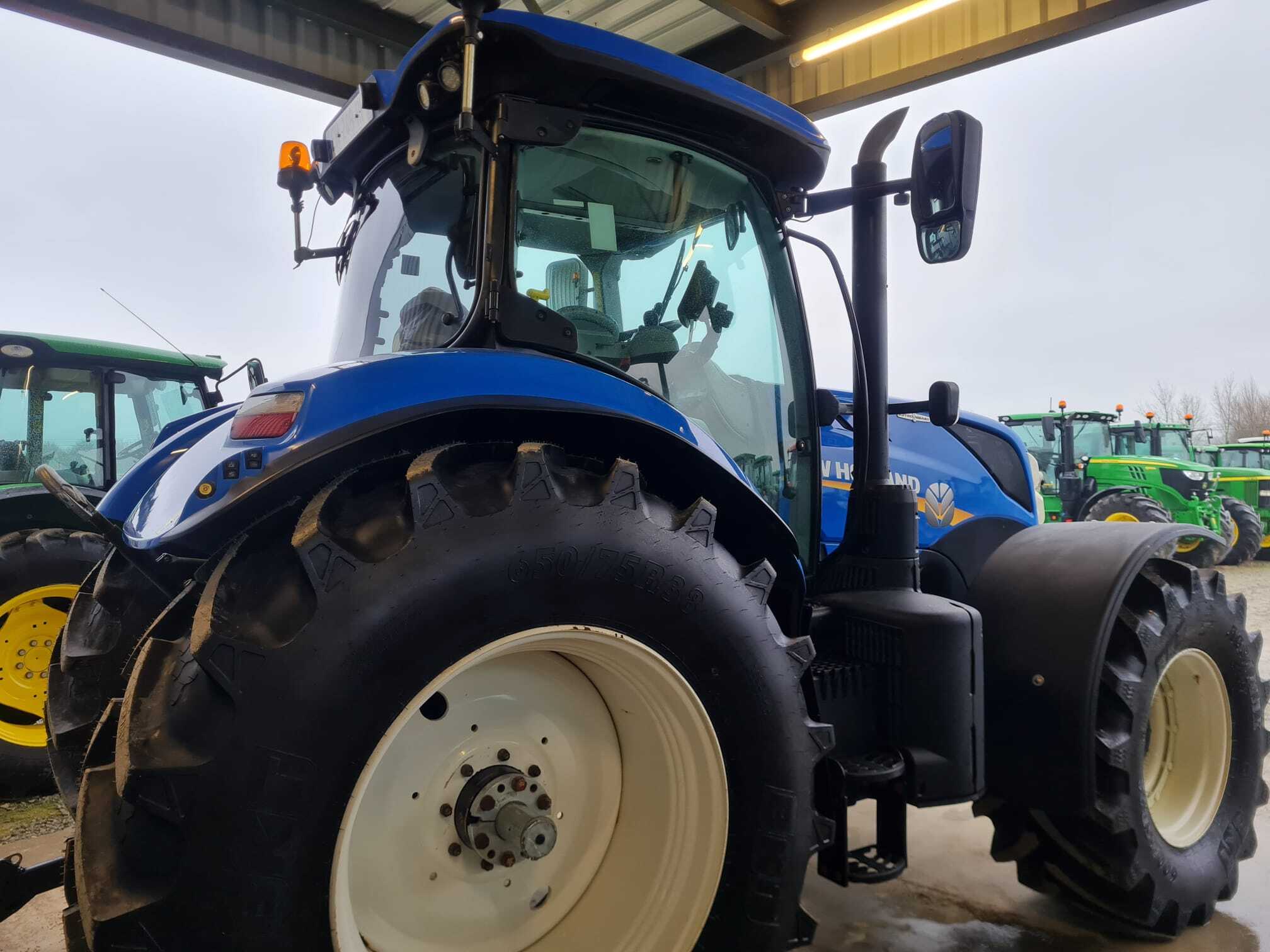 NEW HOLLAND T7.225 AC