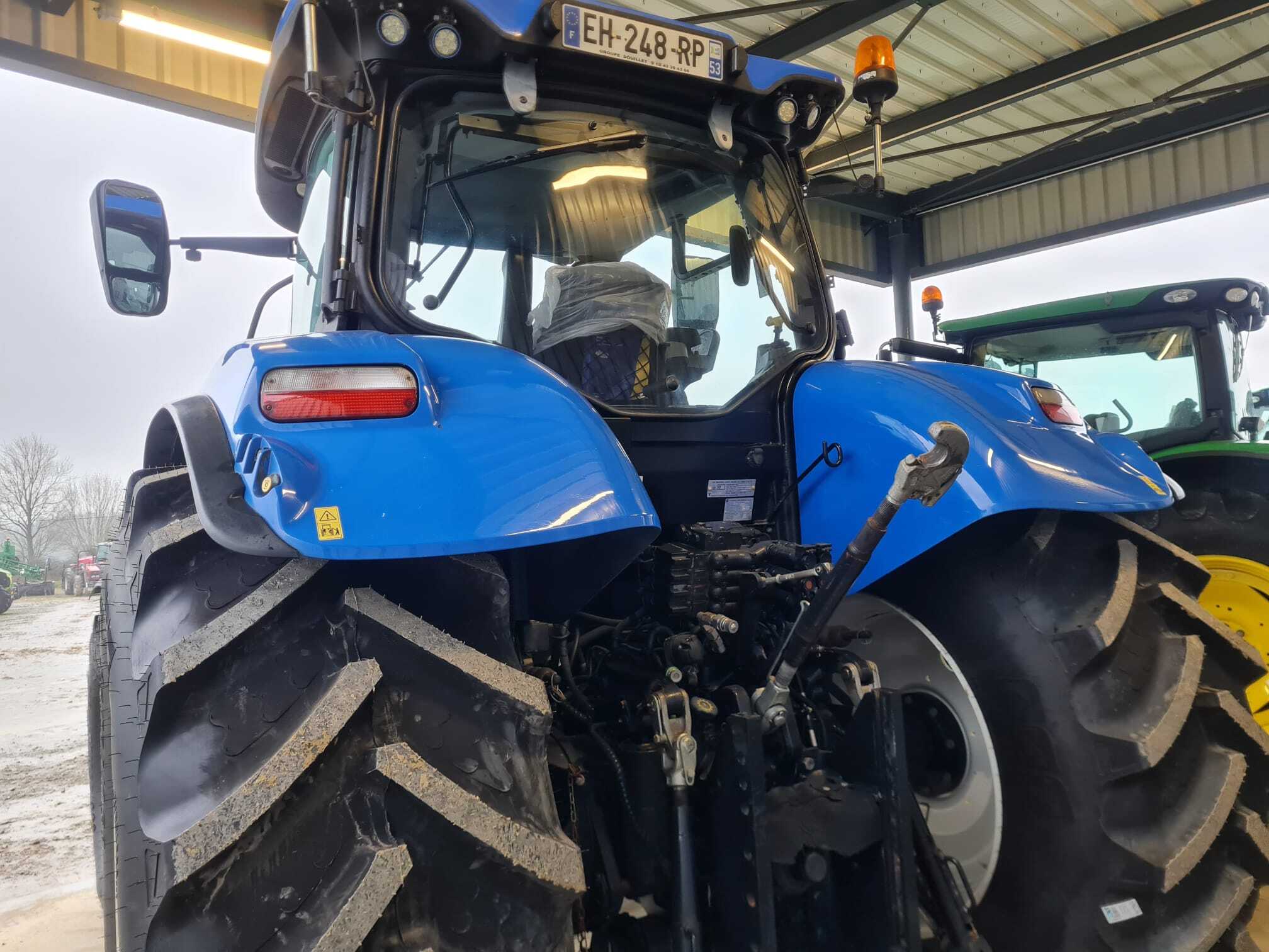 NEW HOLLAND T7.225 AC