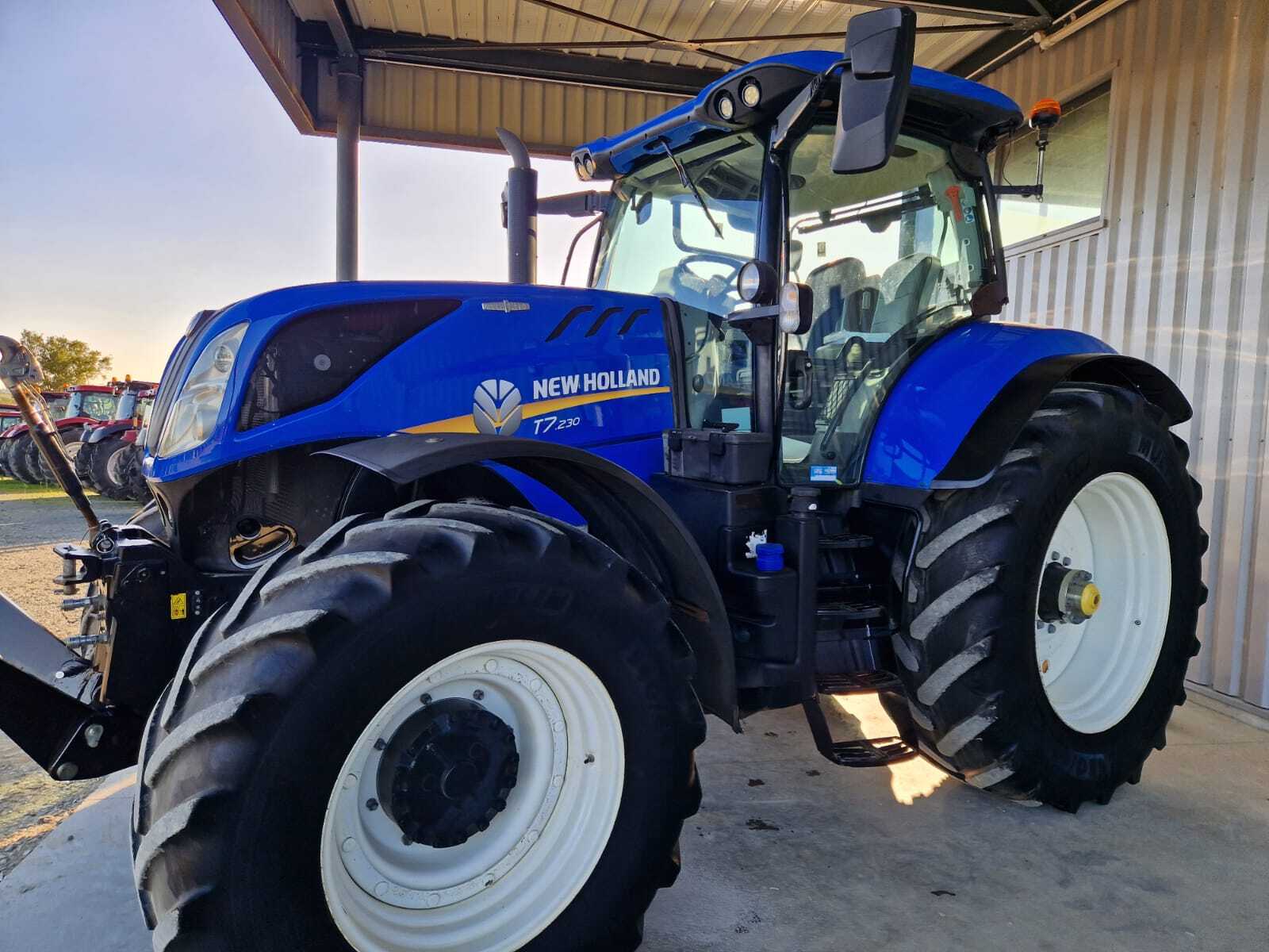 NEW HOLLAND T7.230 AC