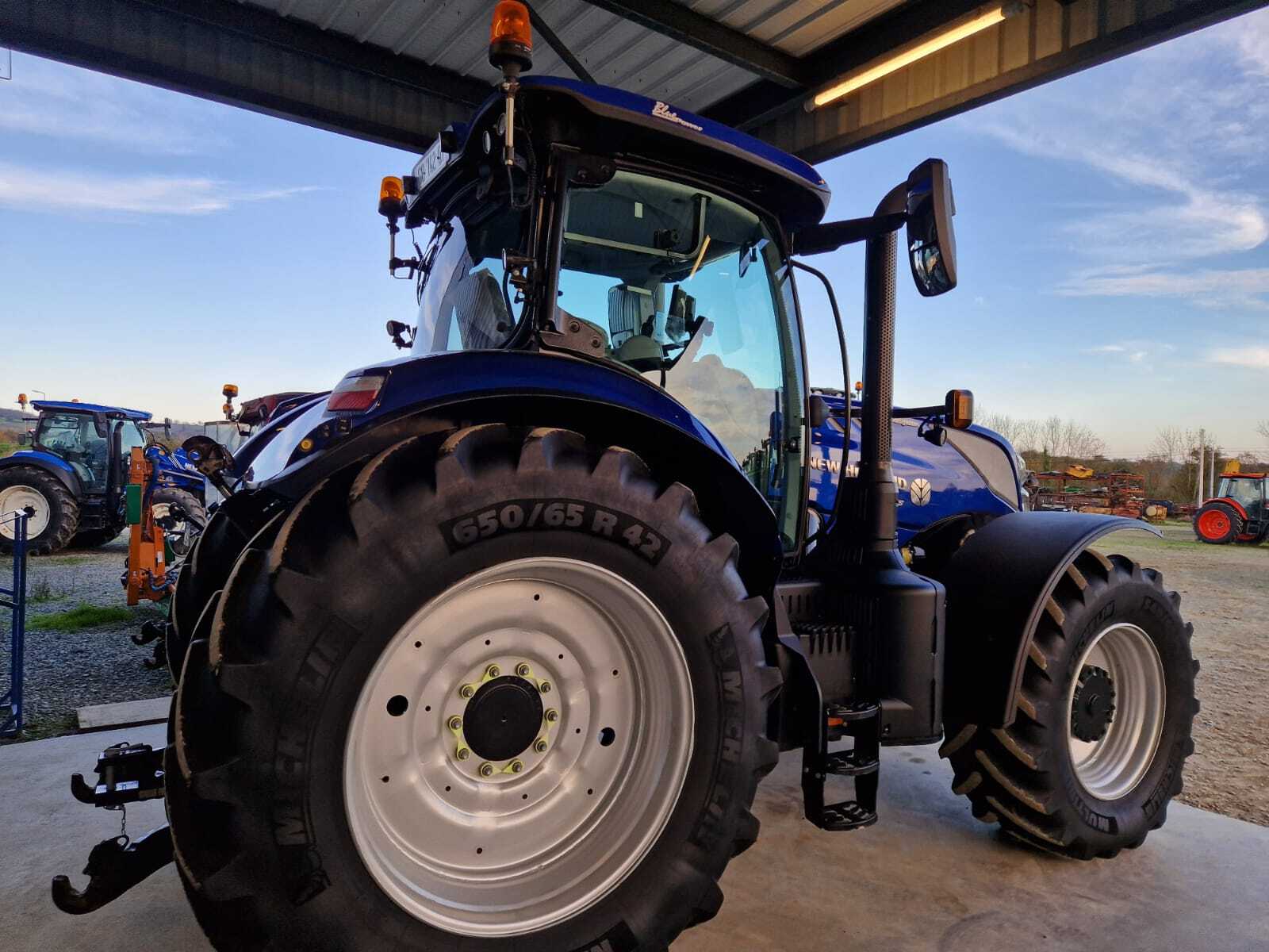 NEW HOLLAND T7.245 AC