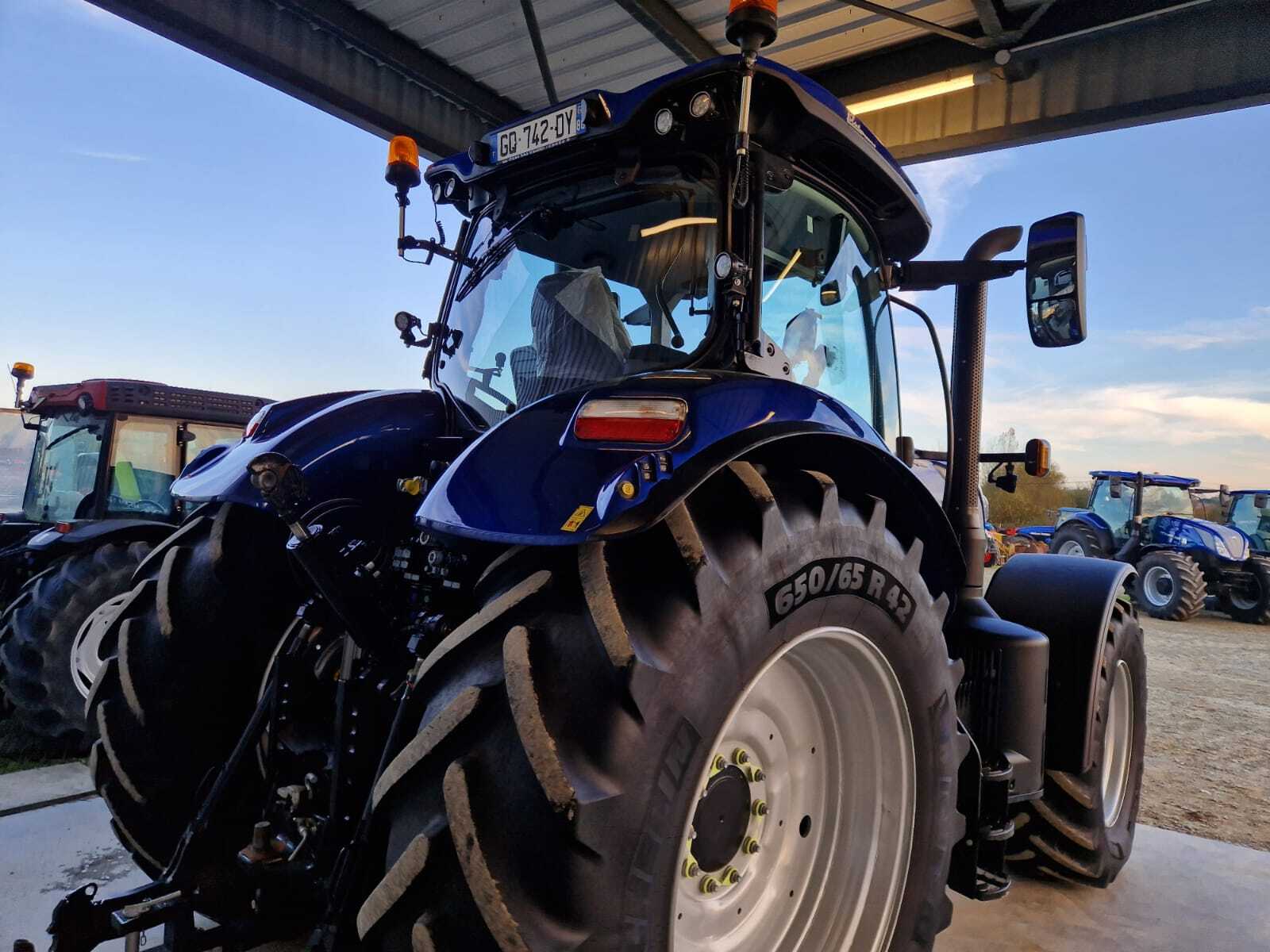 NEW HOLLAND T7.245 AC