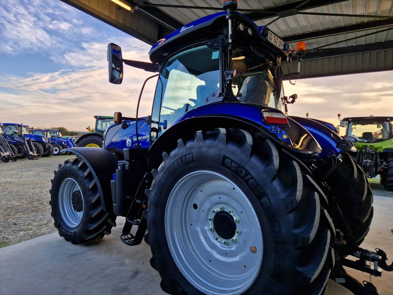 NEW HOLLAND T7.245 AC