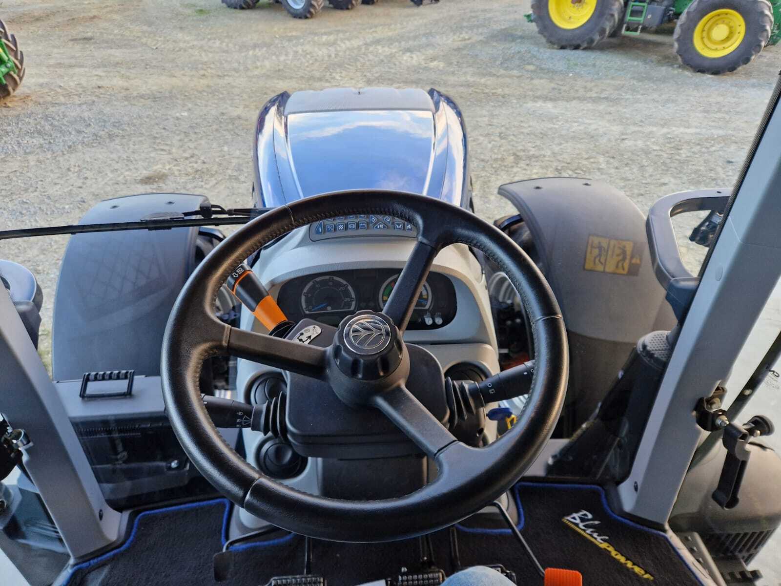 NEW HOLLAND T7.245 AC