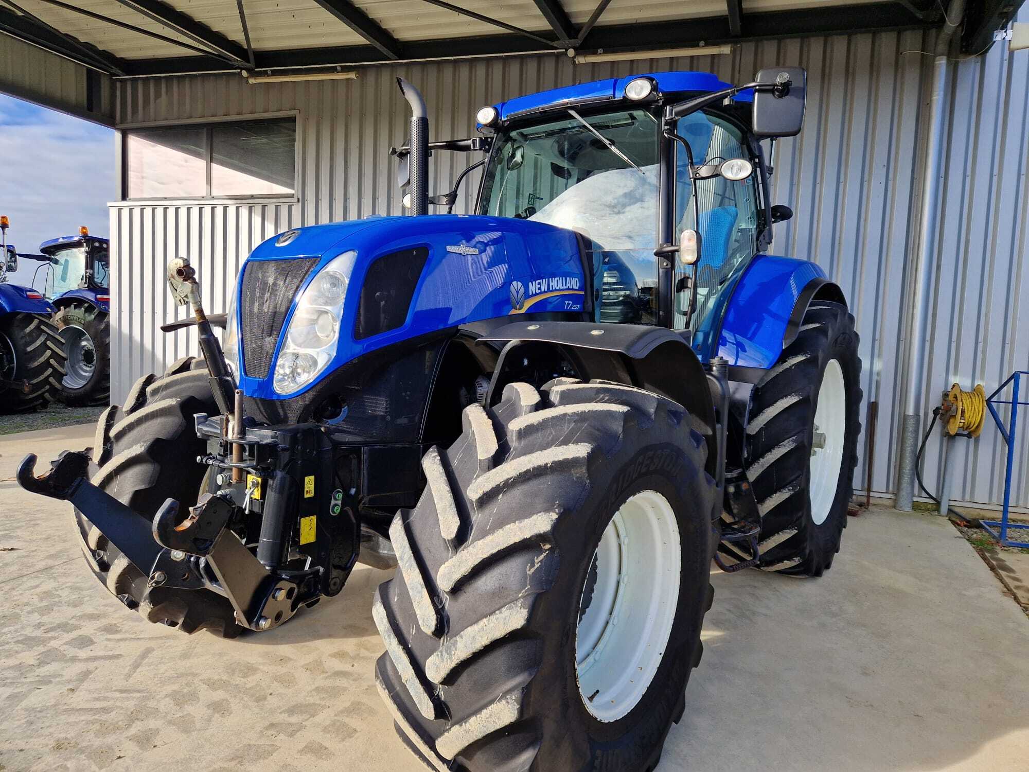 NEW HOLLAND T7.250 AC