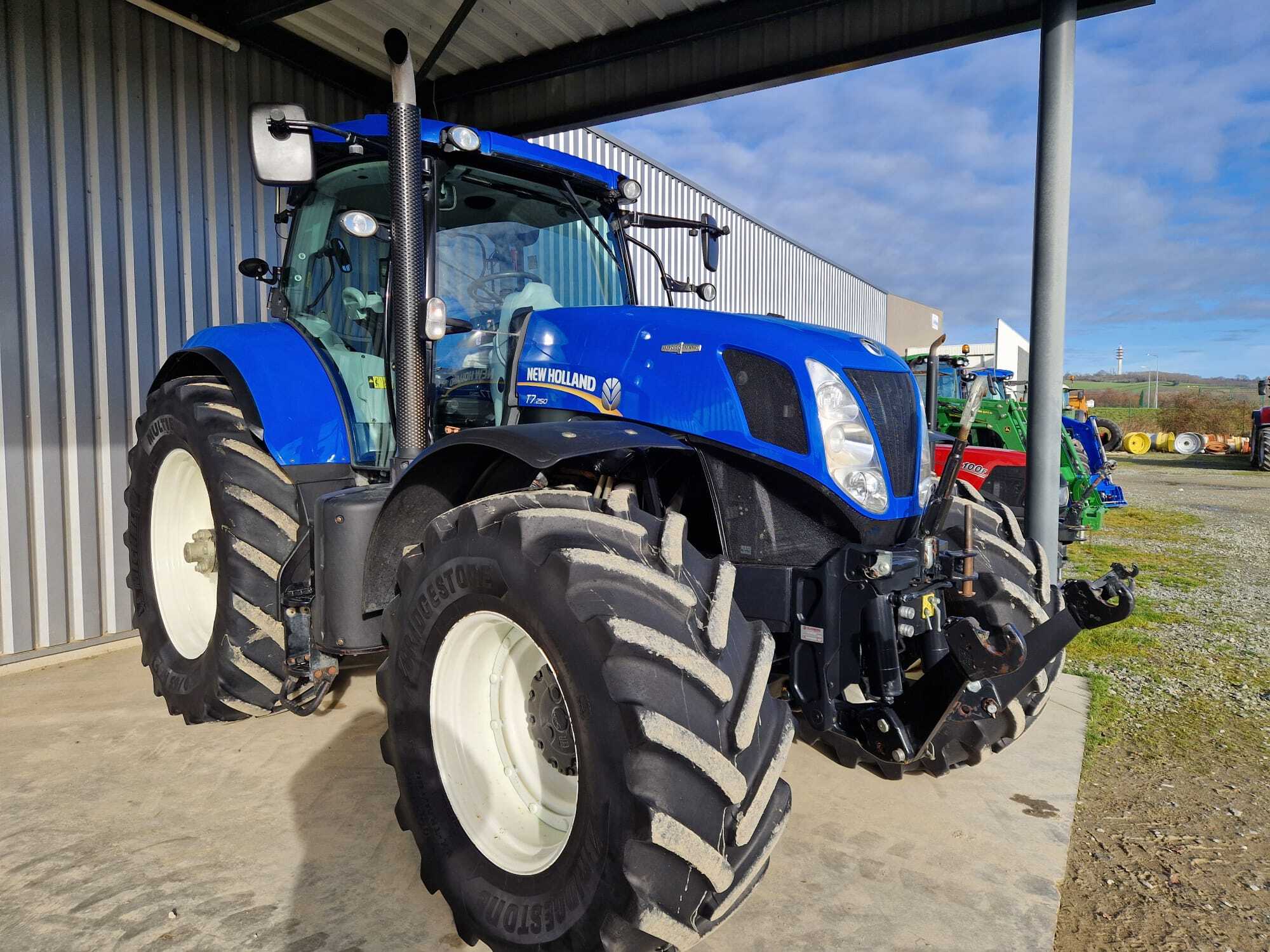 NEW HOLLAND T7.250 AC