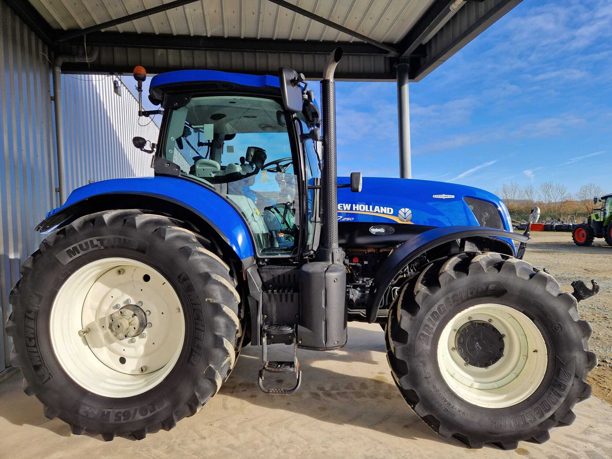 NEW HOLLAND T7.250 AC