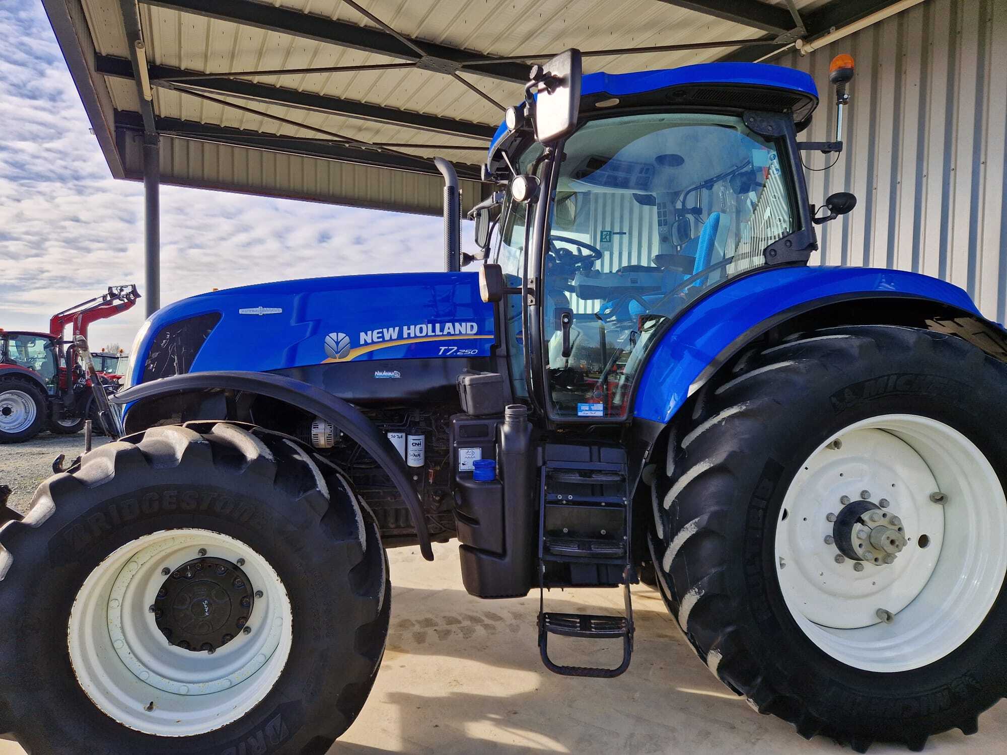 NEW HOLLAND T7.250 AC