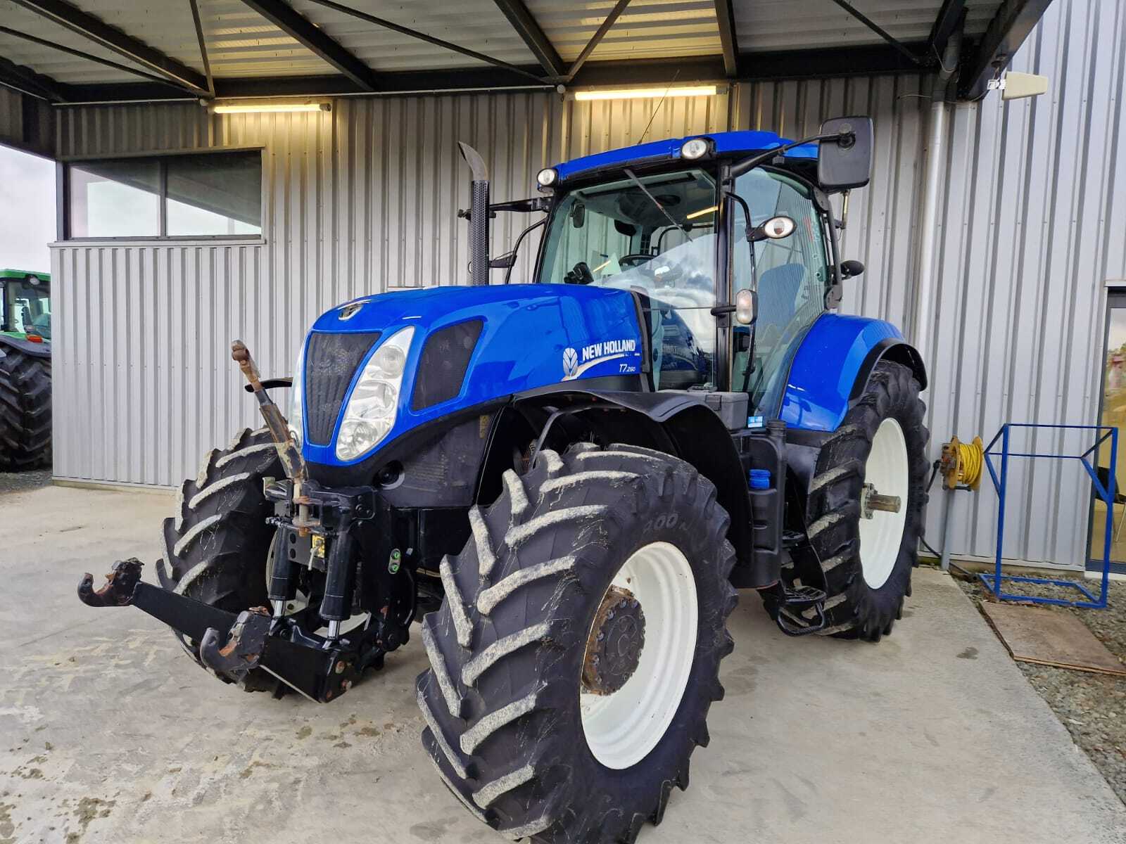 NEW HOLLAND T7.260 PC