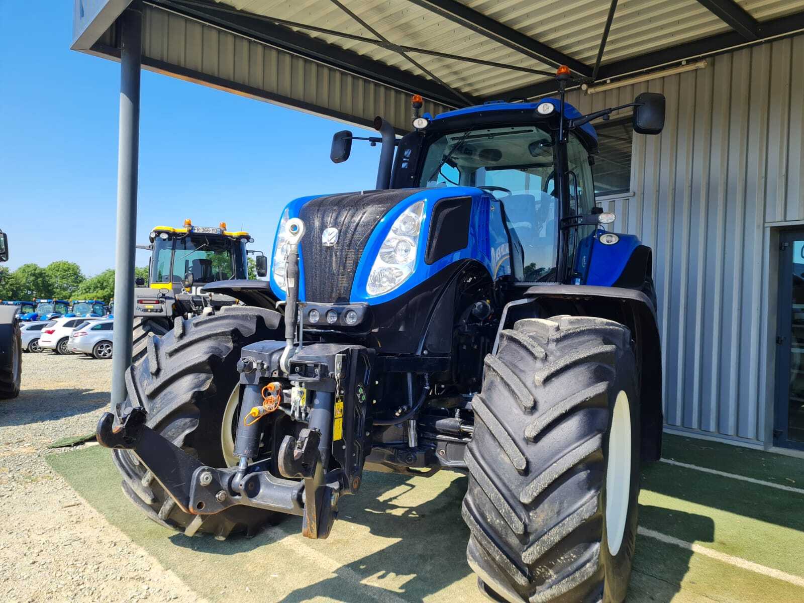 NEW HOLLAND T8.300 AC