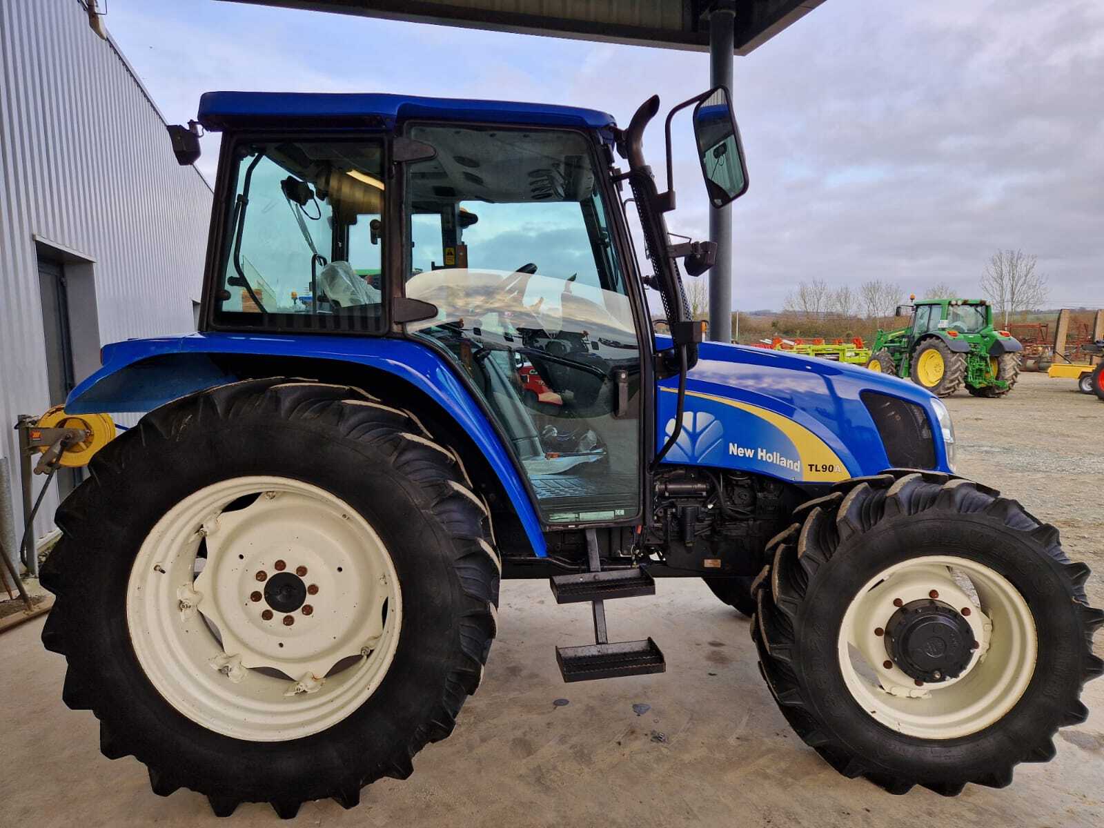 NEW HOLLAND TLA90