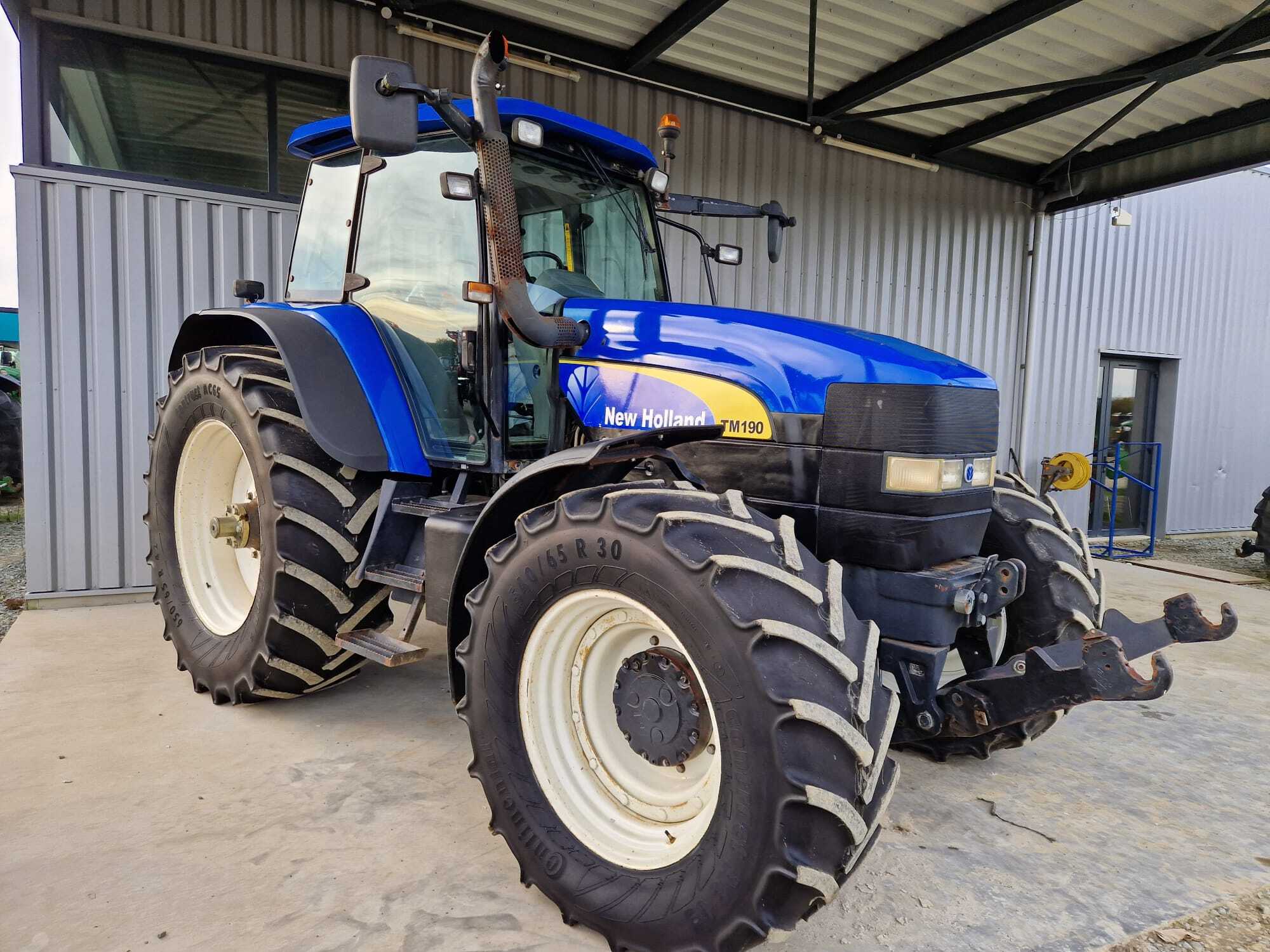 NEW HOLLAND TM190