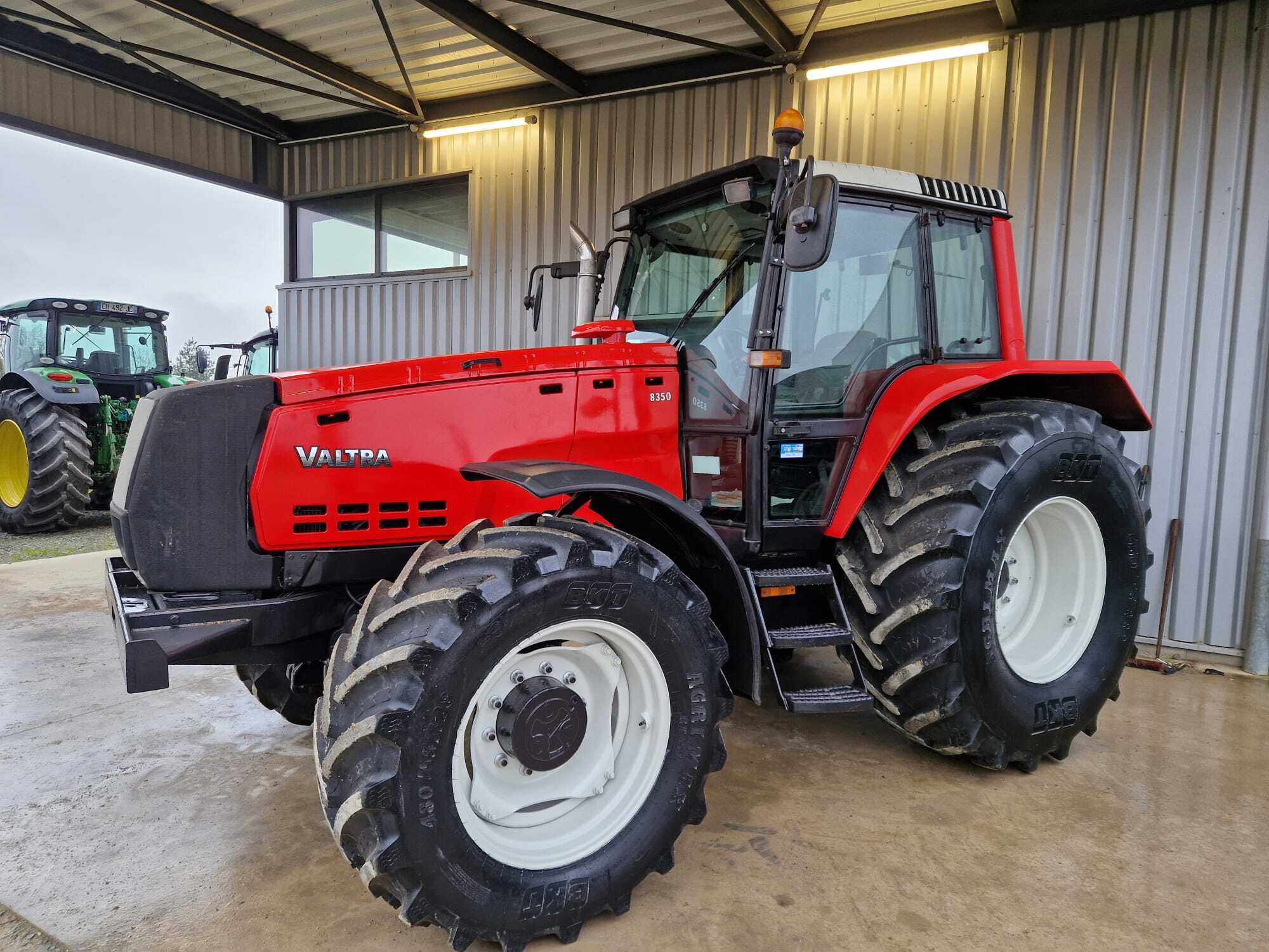 VALTRA 8350