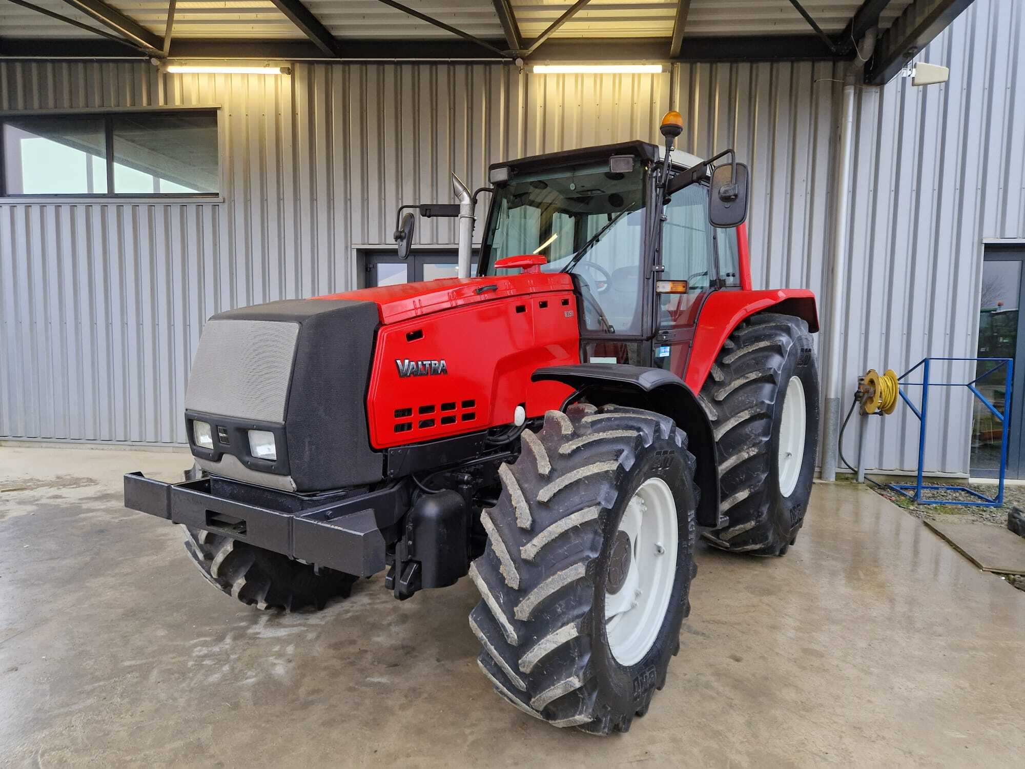 VALTRA 8350