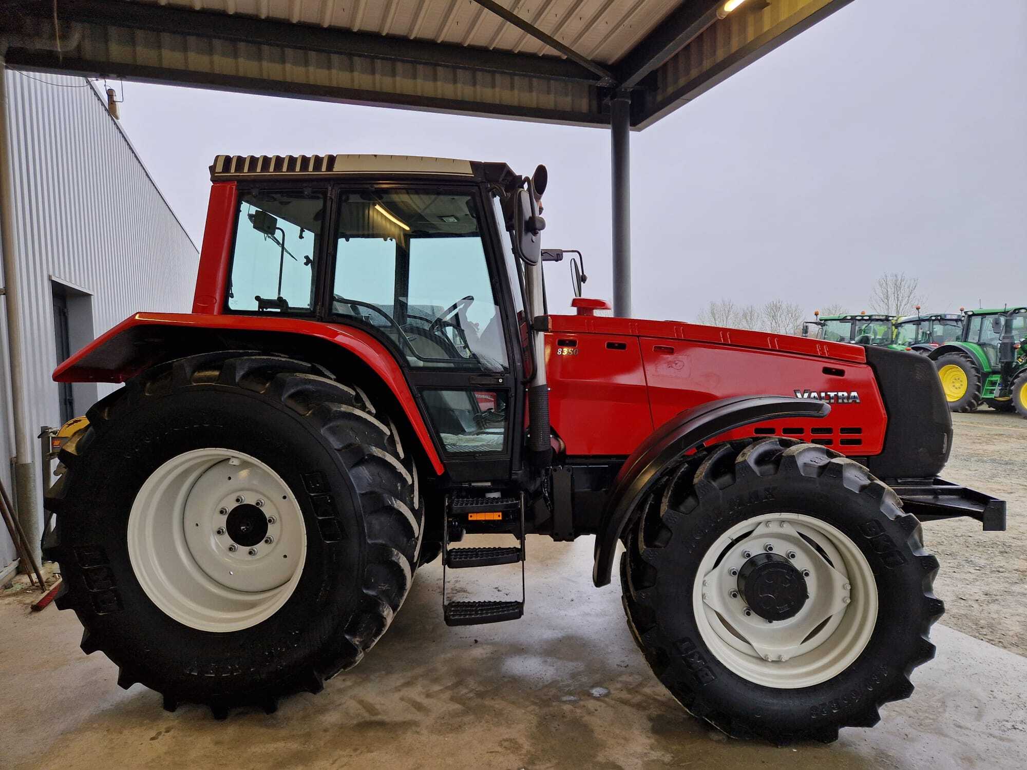 VALTRA 8350