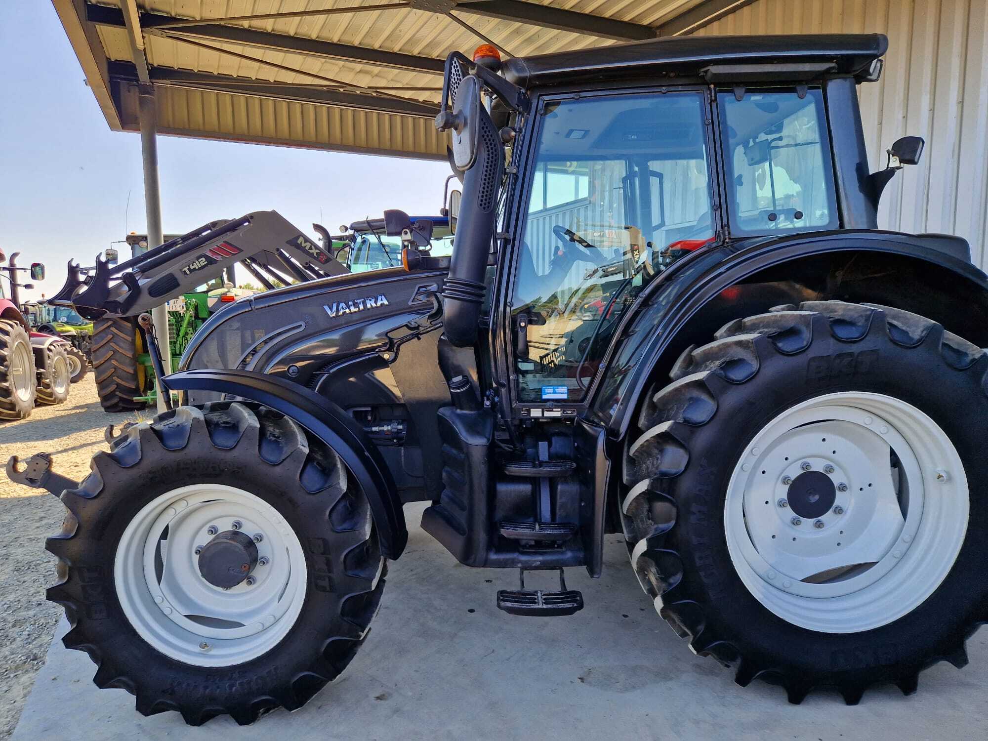 VALTRA N122 VERSU