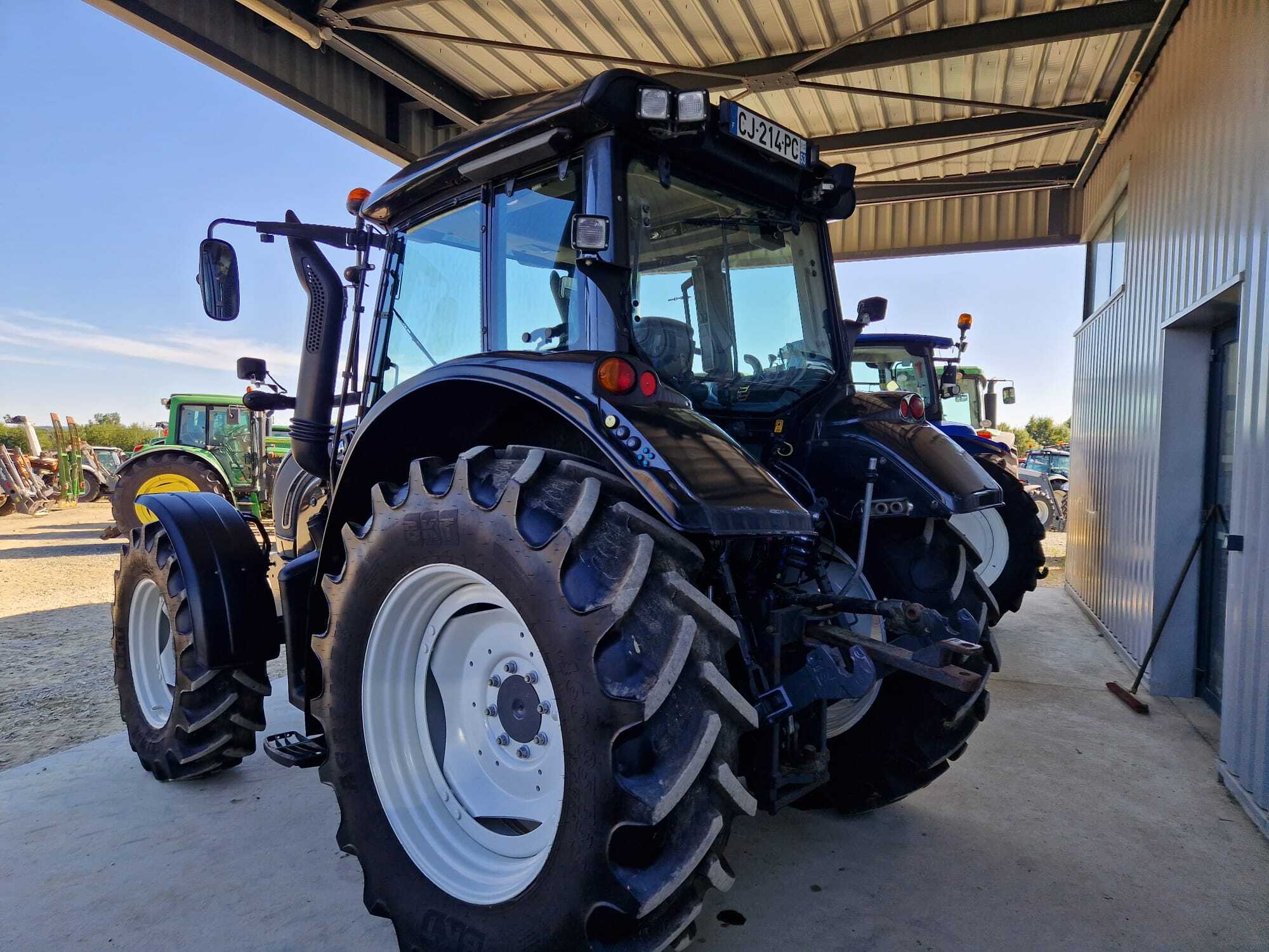 VALTRA N122 VERSU