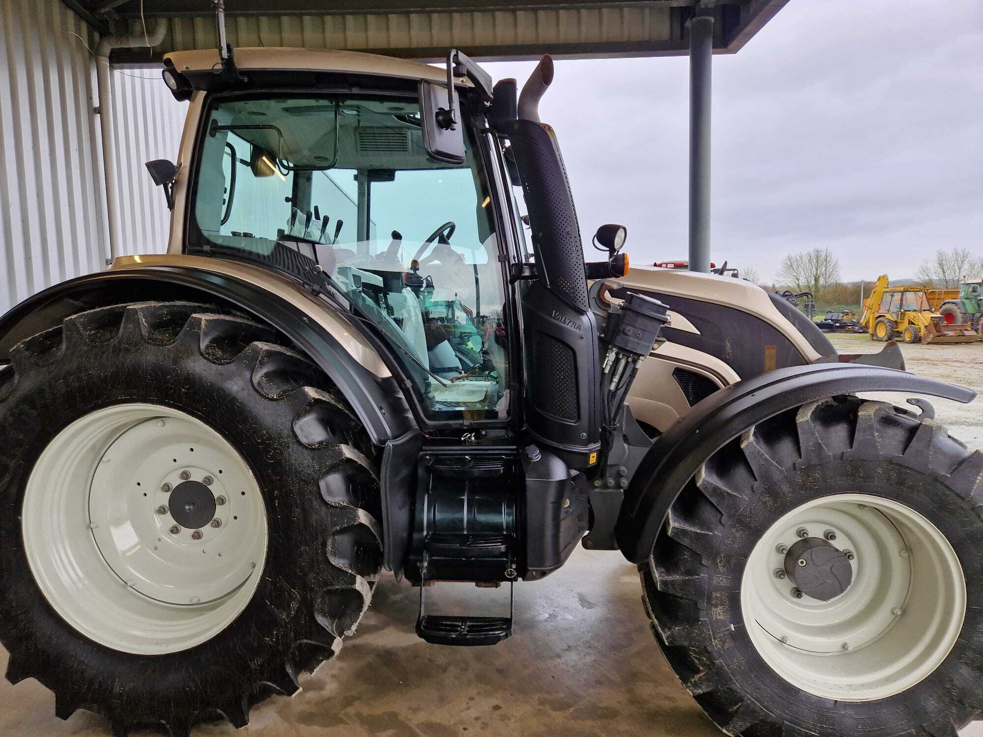 VALTRA N134 H5