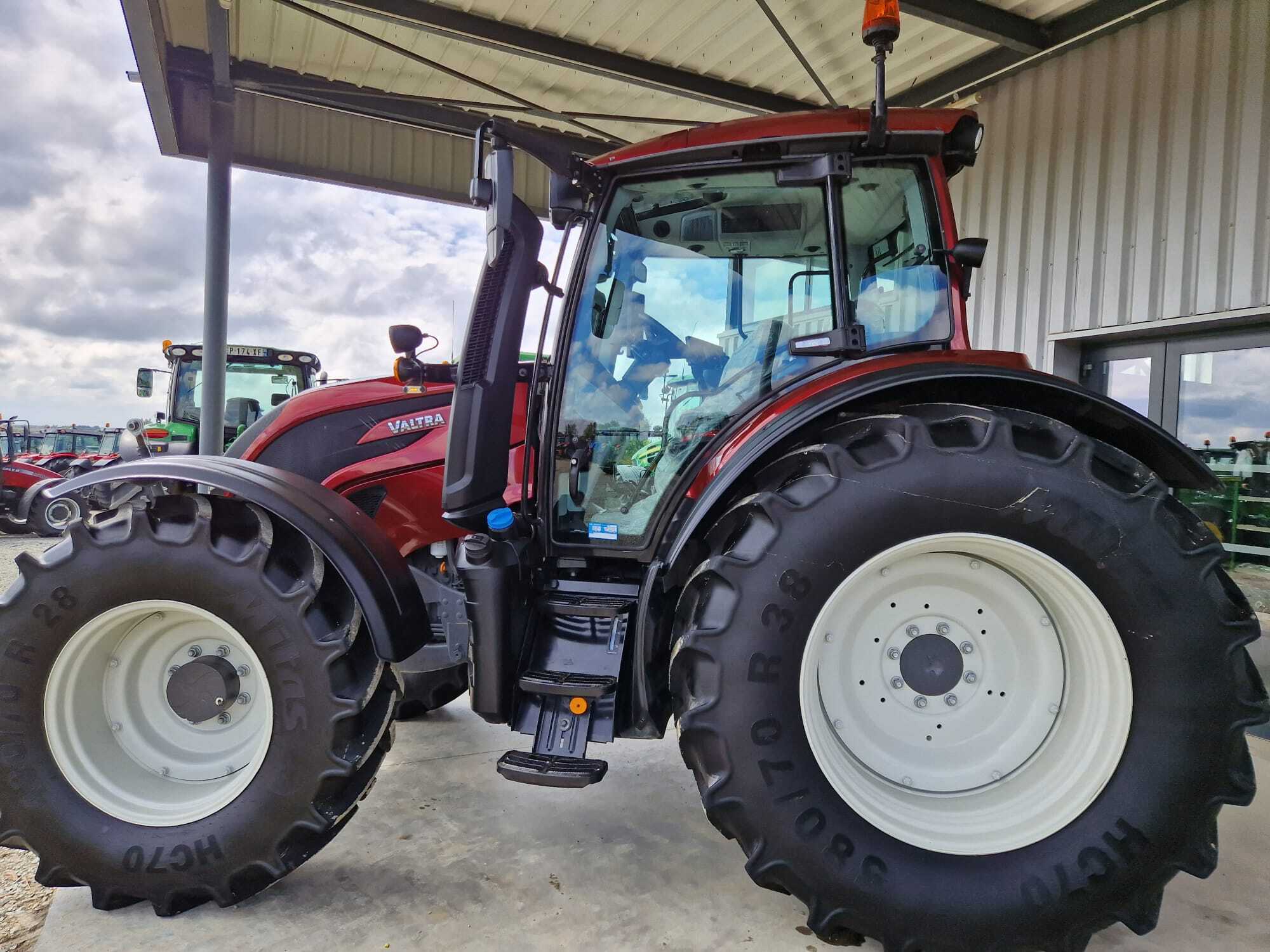 VALTRA N135 DIRECT