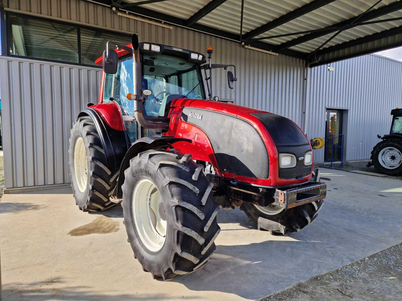 VALTRA T140