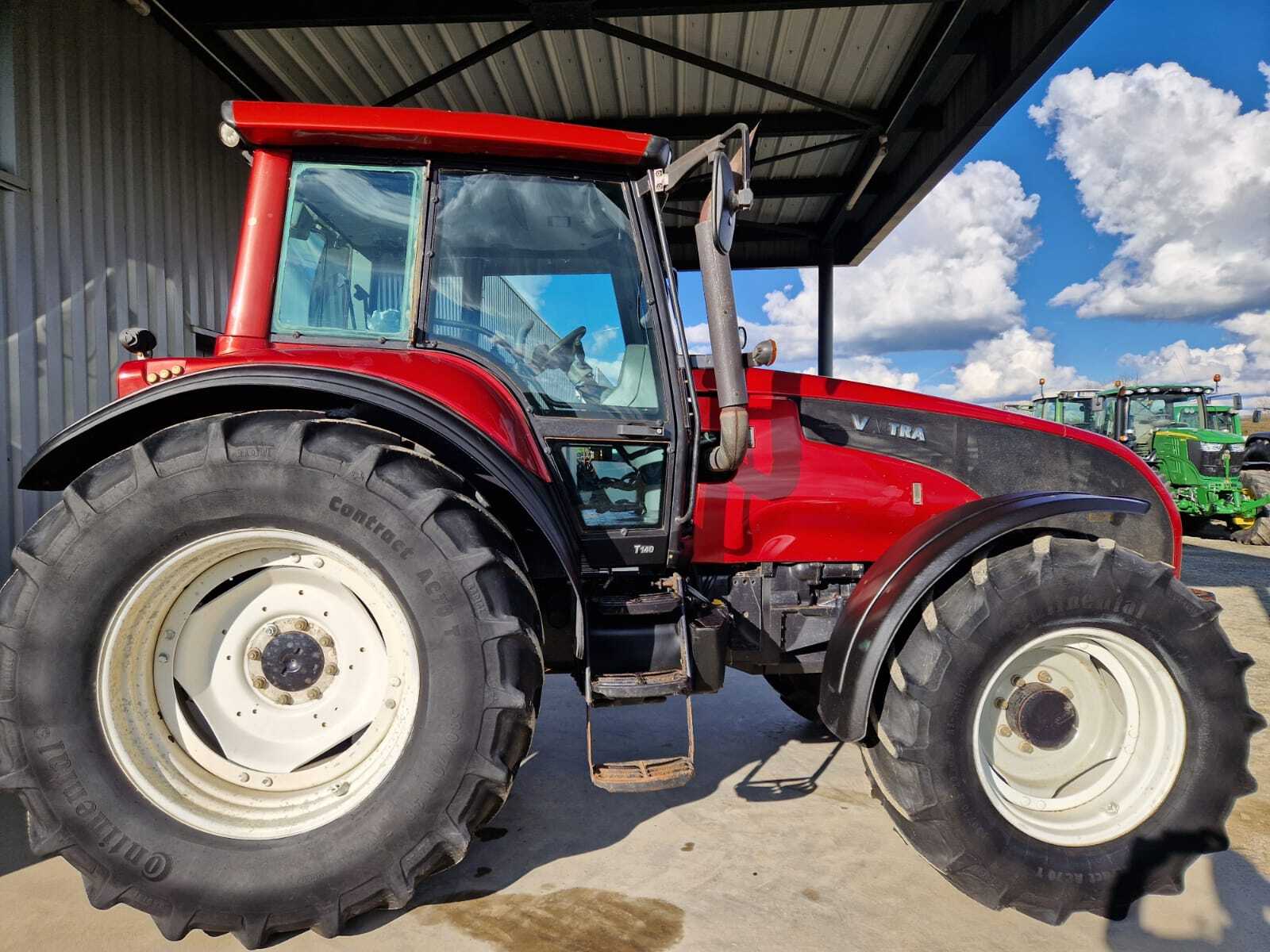 VALTRA T140