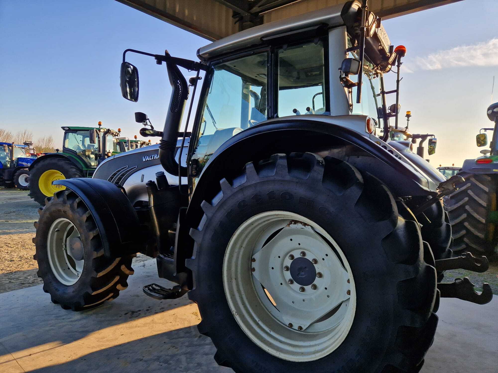 VALTRA T153 VERSU