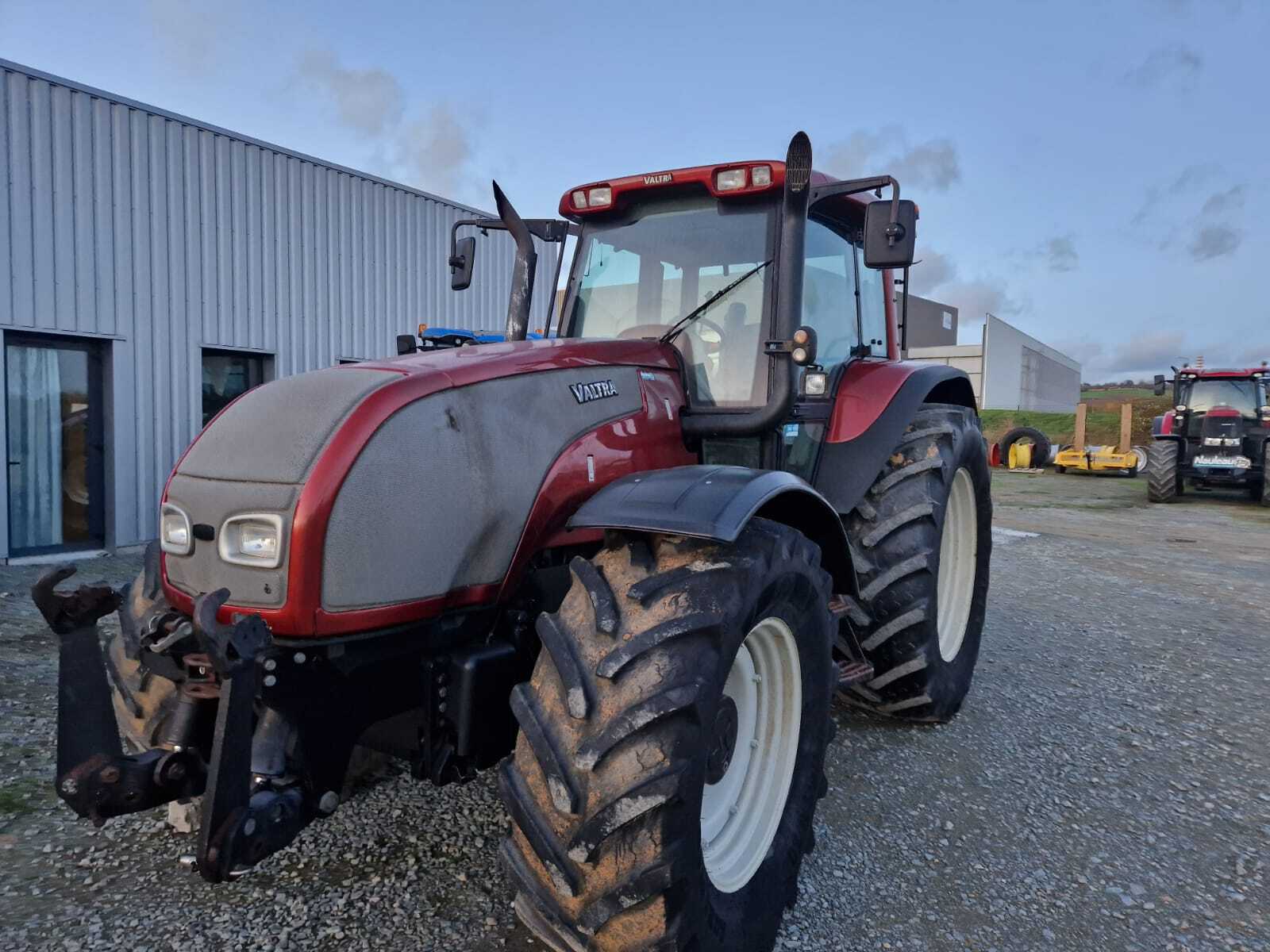 VALTRA T180